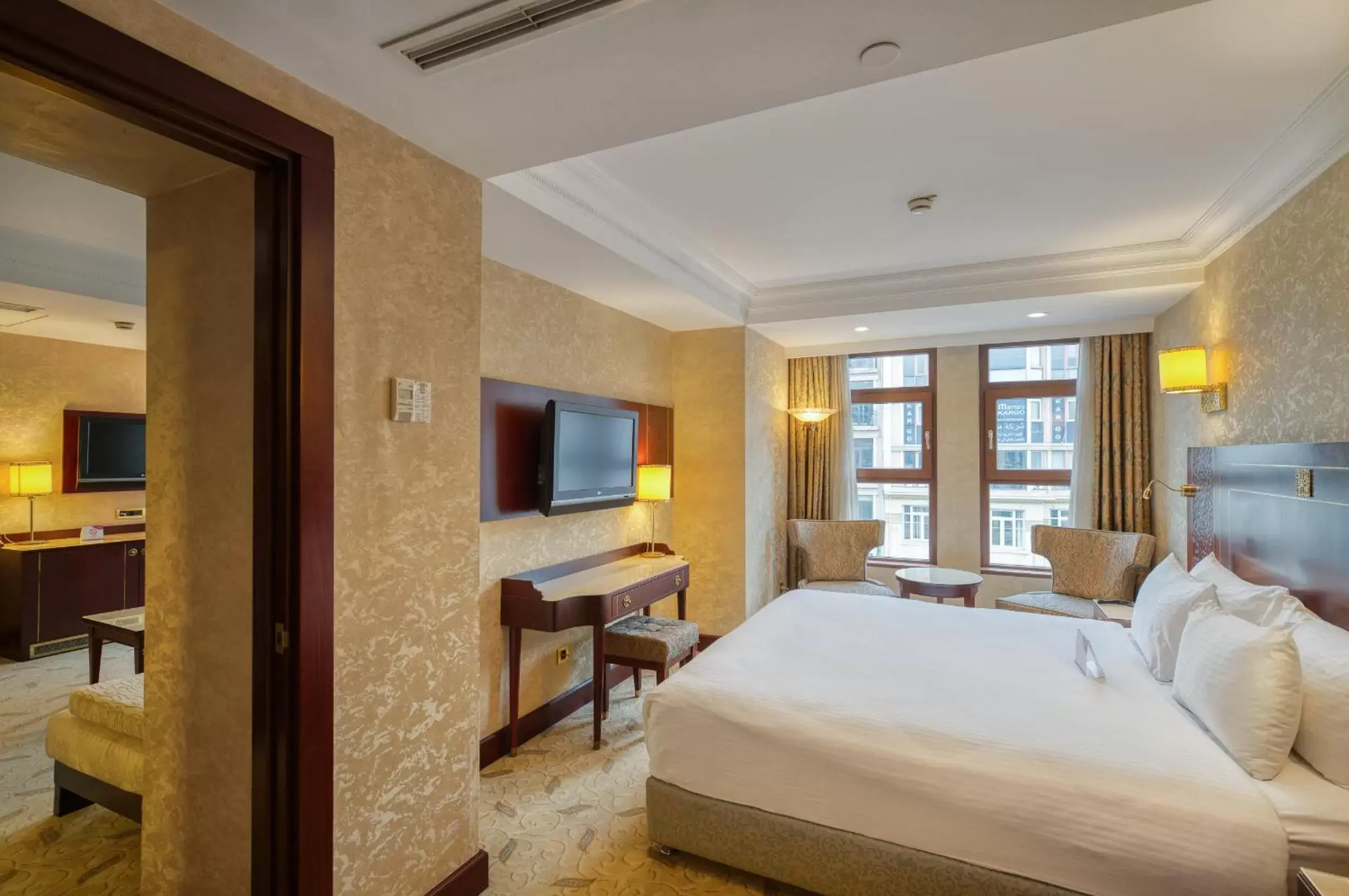 Bedroom in Crowne Plaza Istanbul - Old City, an IHG Hotel