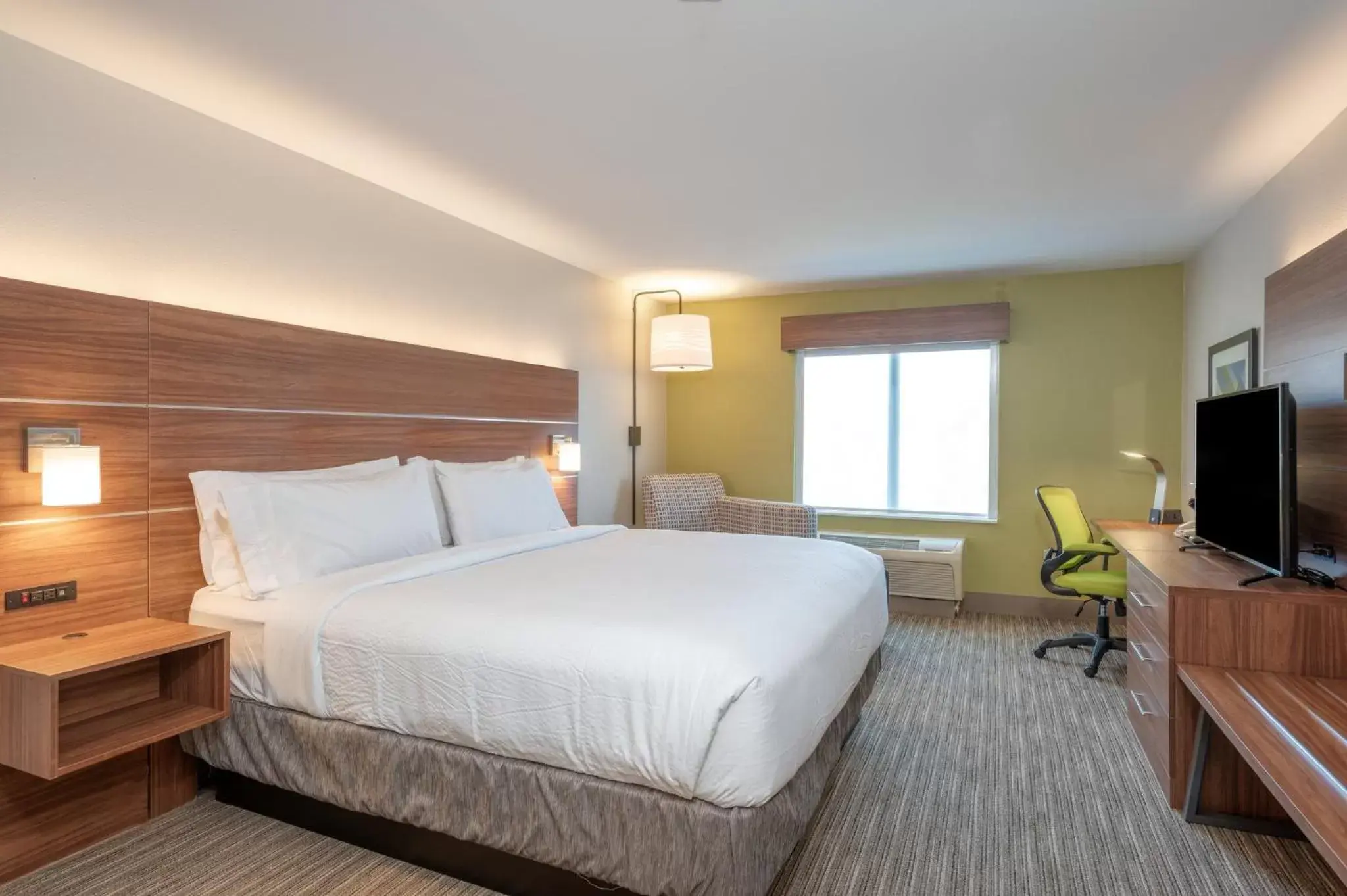 Photo of the whole room in Holiday Inn Express Hotel & Suites Thornburg-S. Fredericksburg, an IHG Hotel