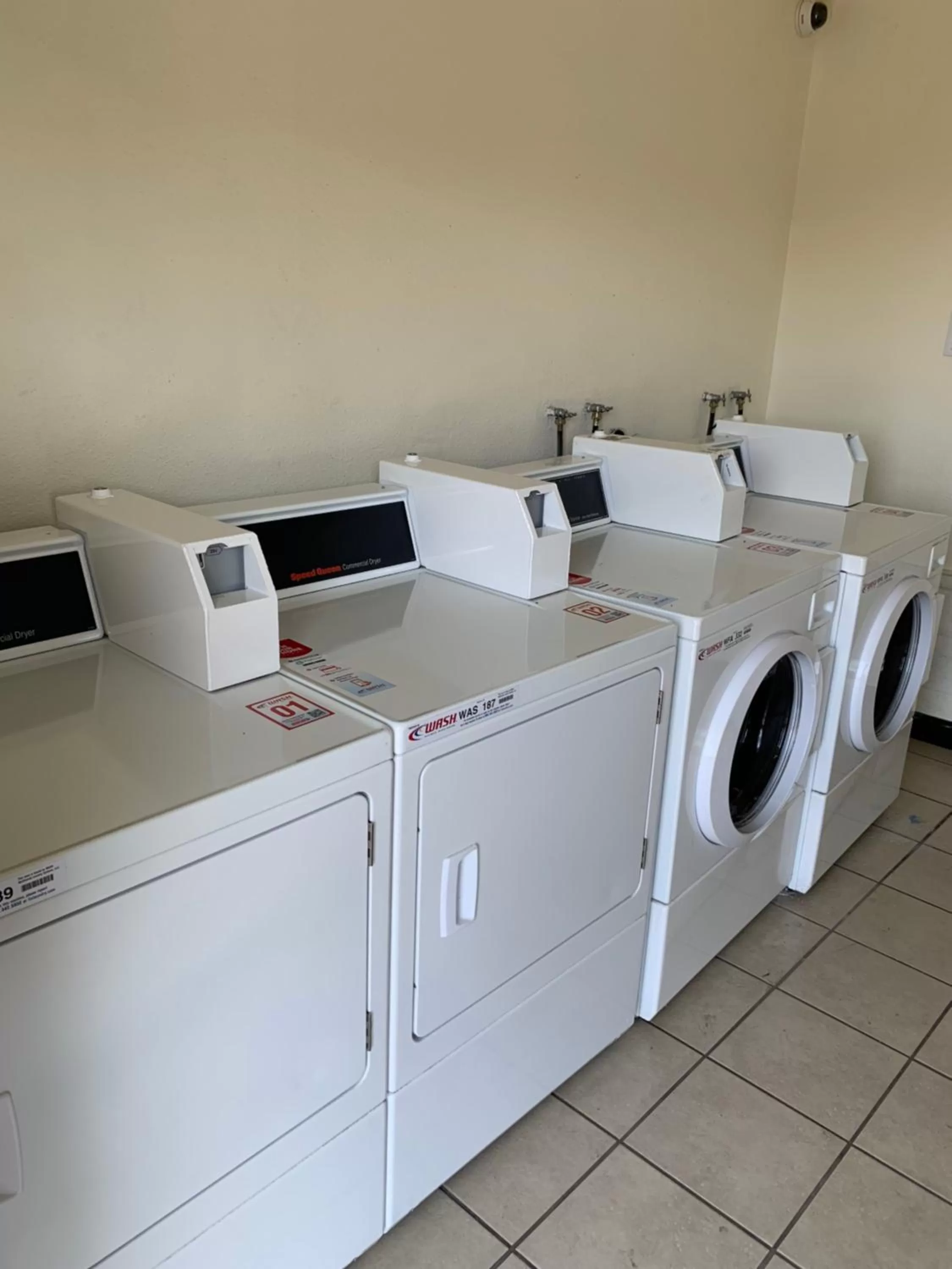 laundry in Morada Inn