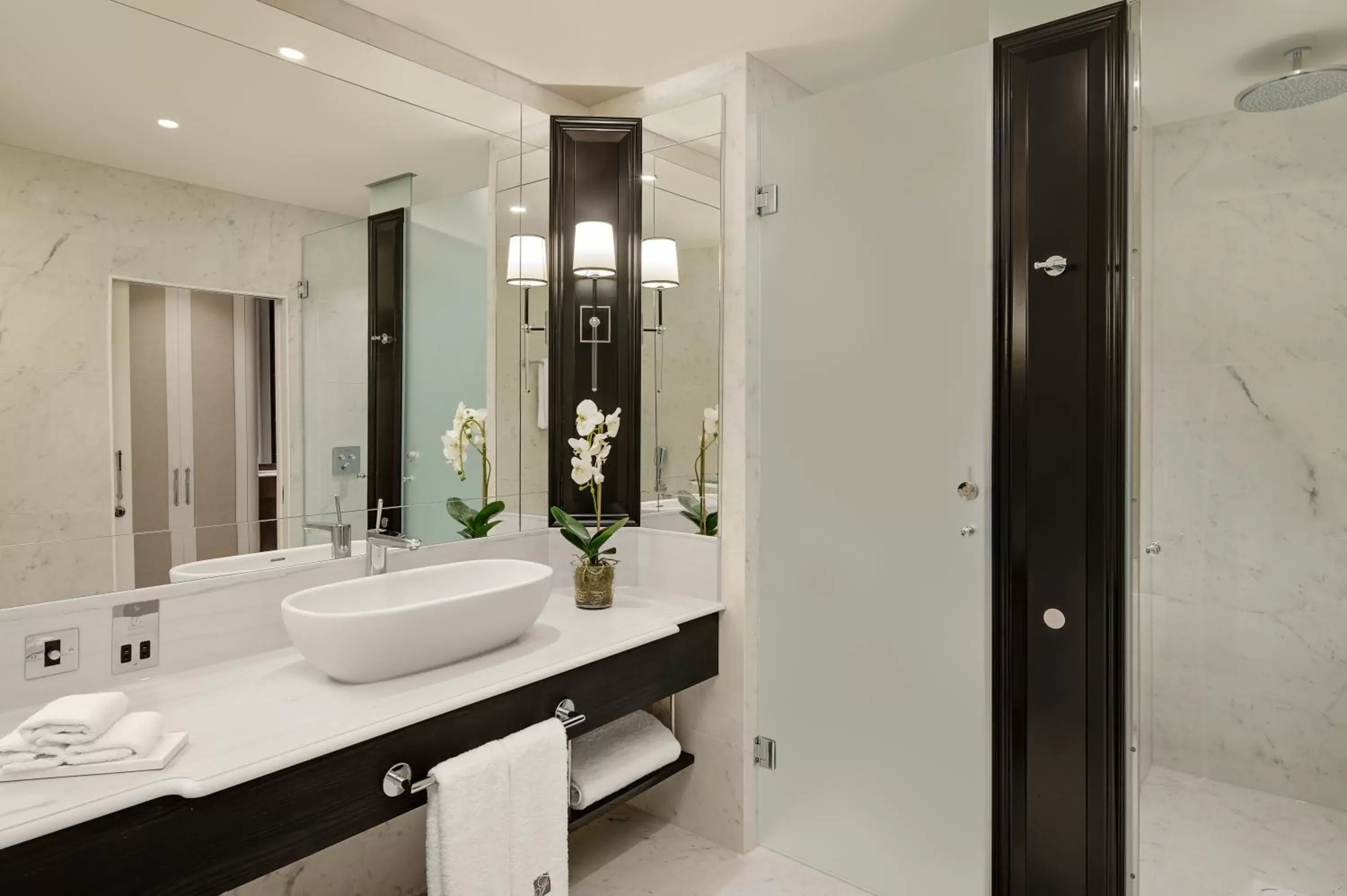 Bathroom in Fairmont Windsor Park