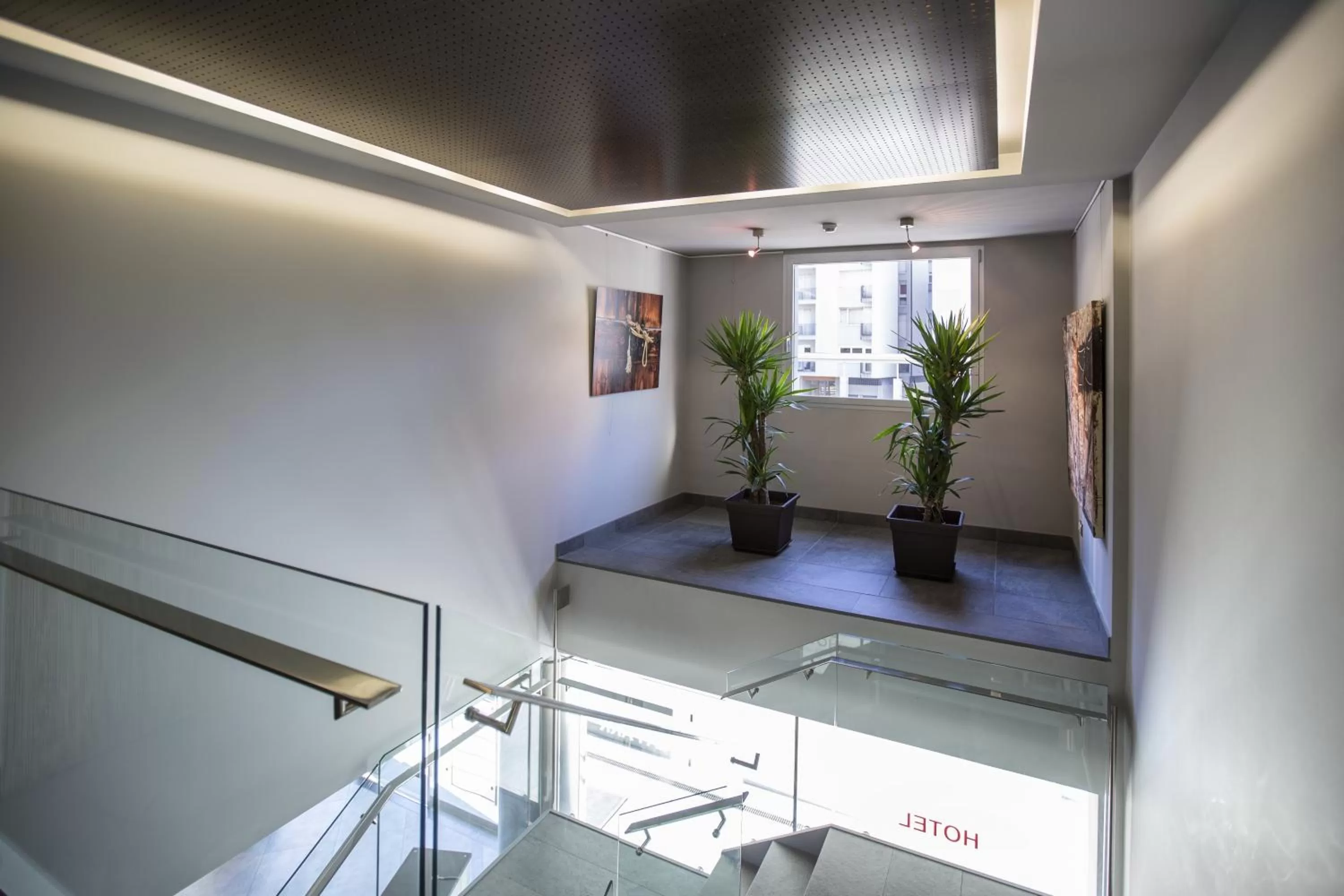 Decorative detail in Yomo Mola Park