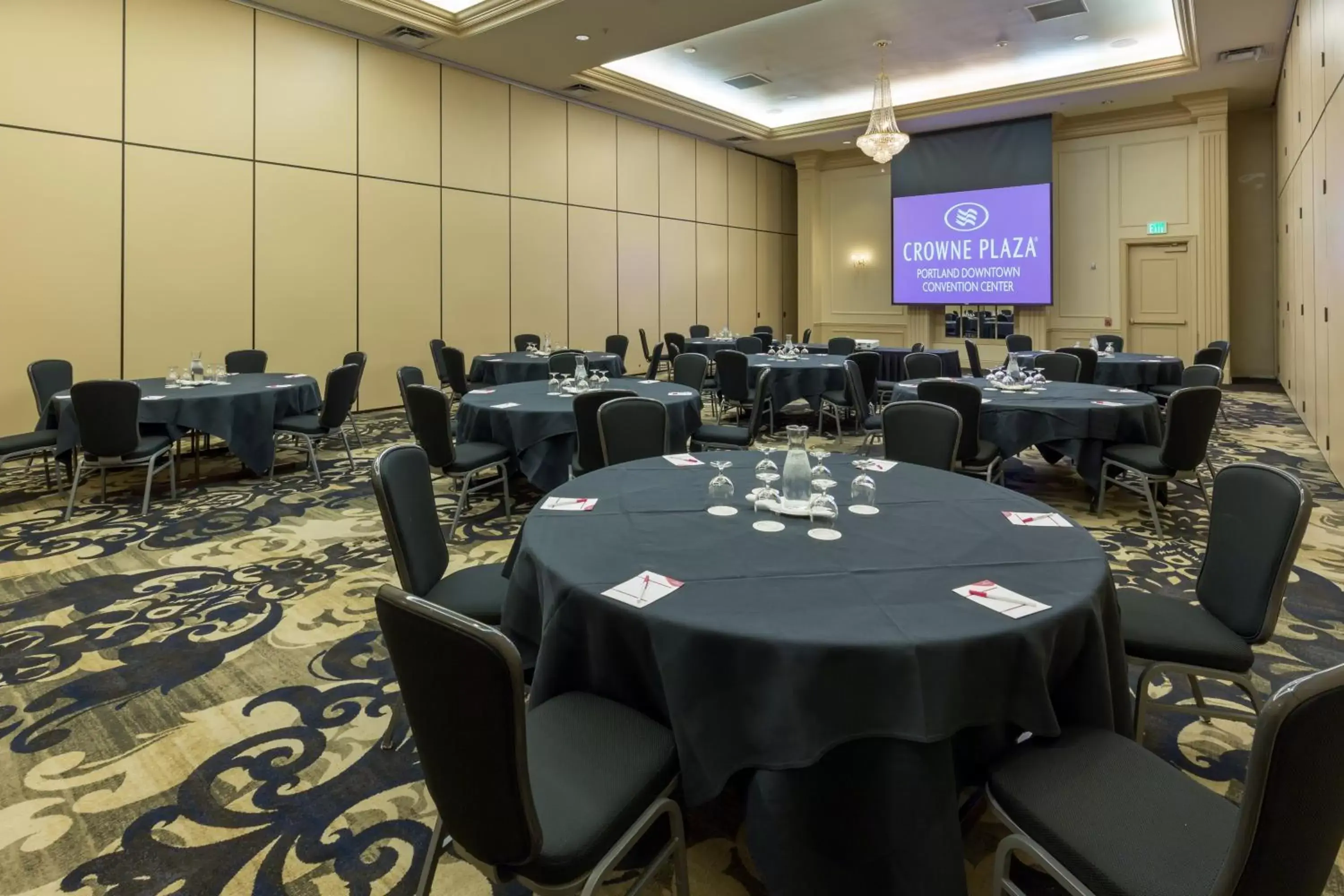 Meeting/conference room, Banquet Facilities in Crowne Plaza Hotel Portland-Downtown Convention Center, an IHG Hotel