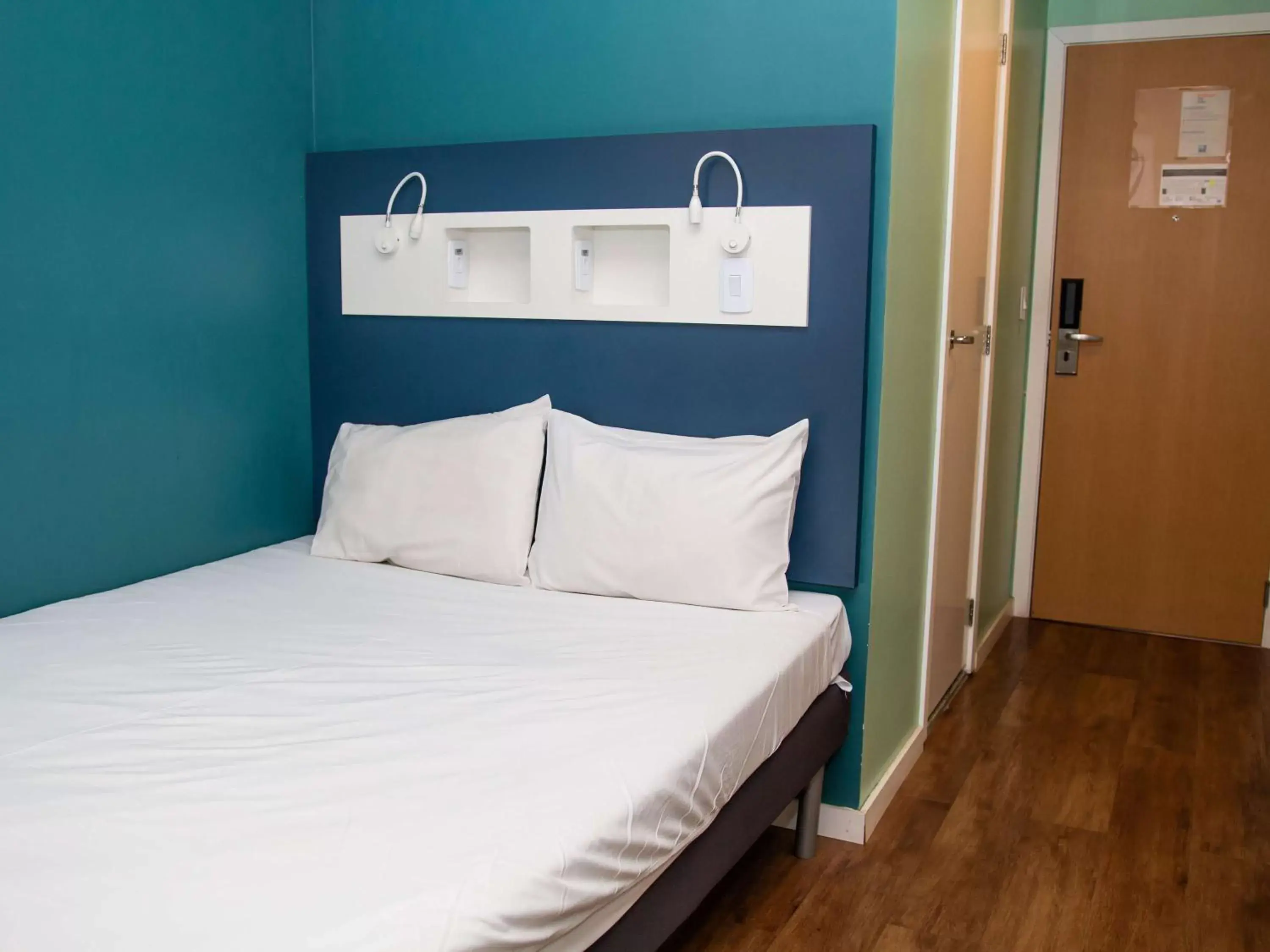 Bedroom, Bed in ibis budget Itaperuna