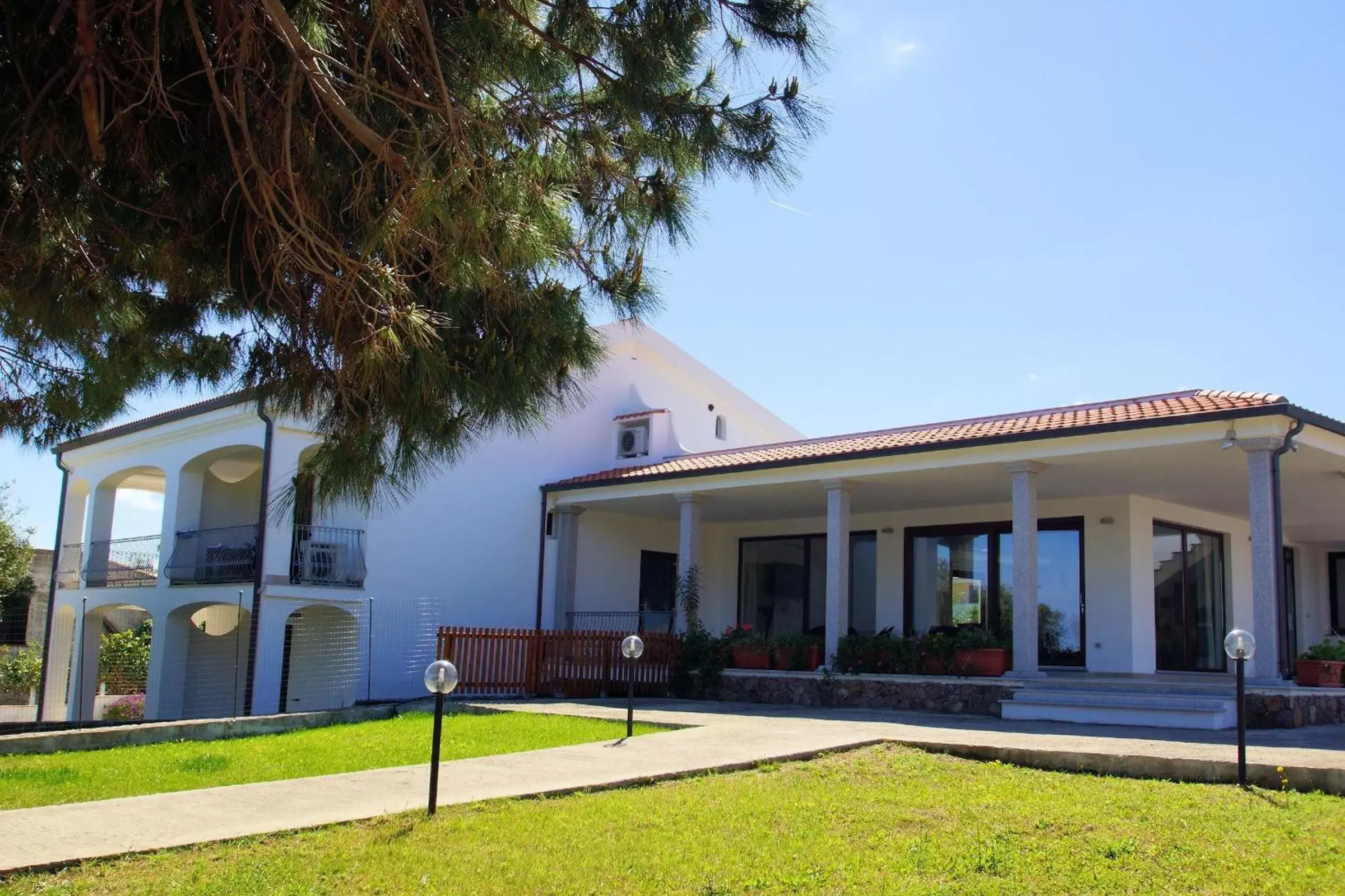 Facade/entrance, Property Building in Hotel La Tartaruga Bianca