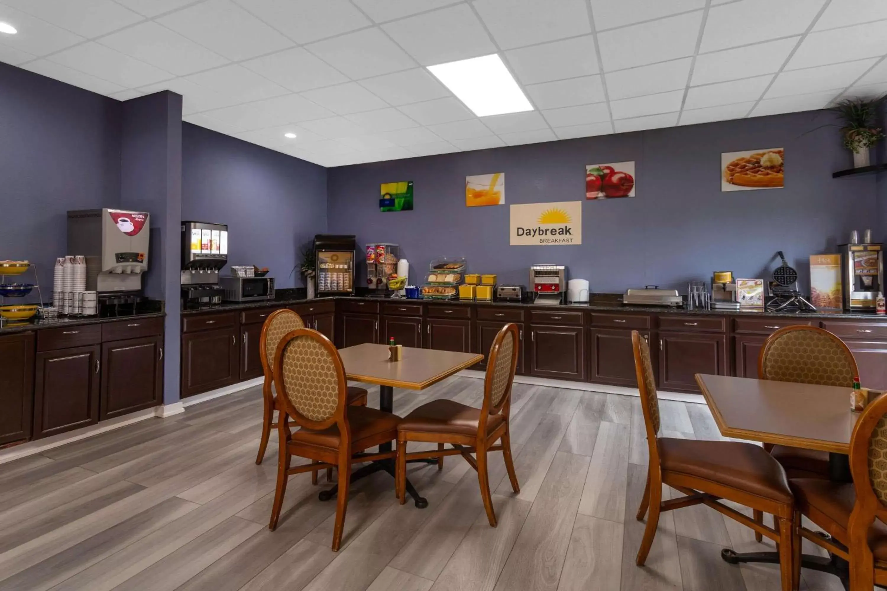 Restaurant/Places to Eat in Days Inn By Wyndham Carlisle North