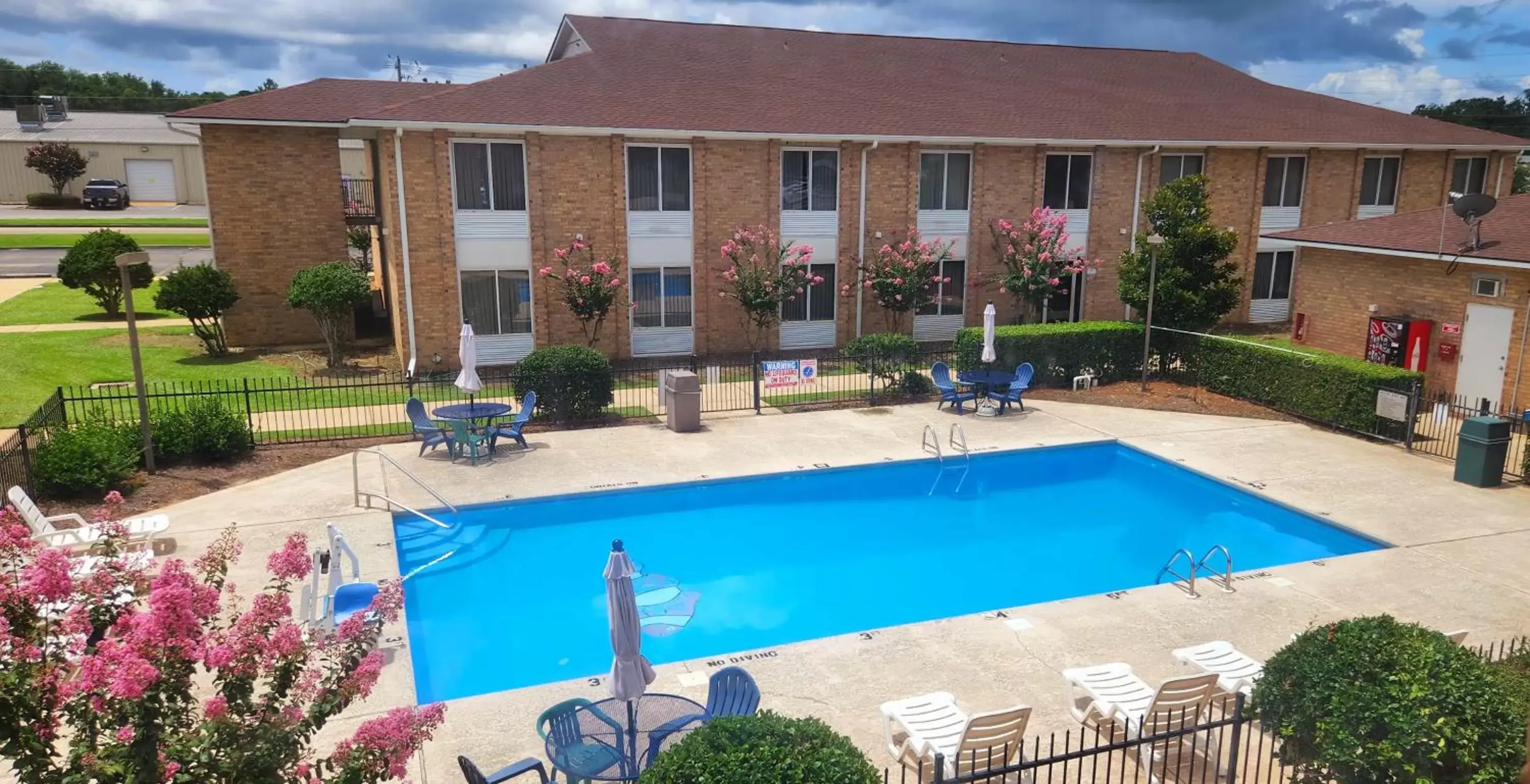 Swimming pool, Pool View in Americas Best Value Inn & Suites-Foley