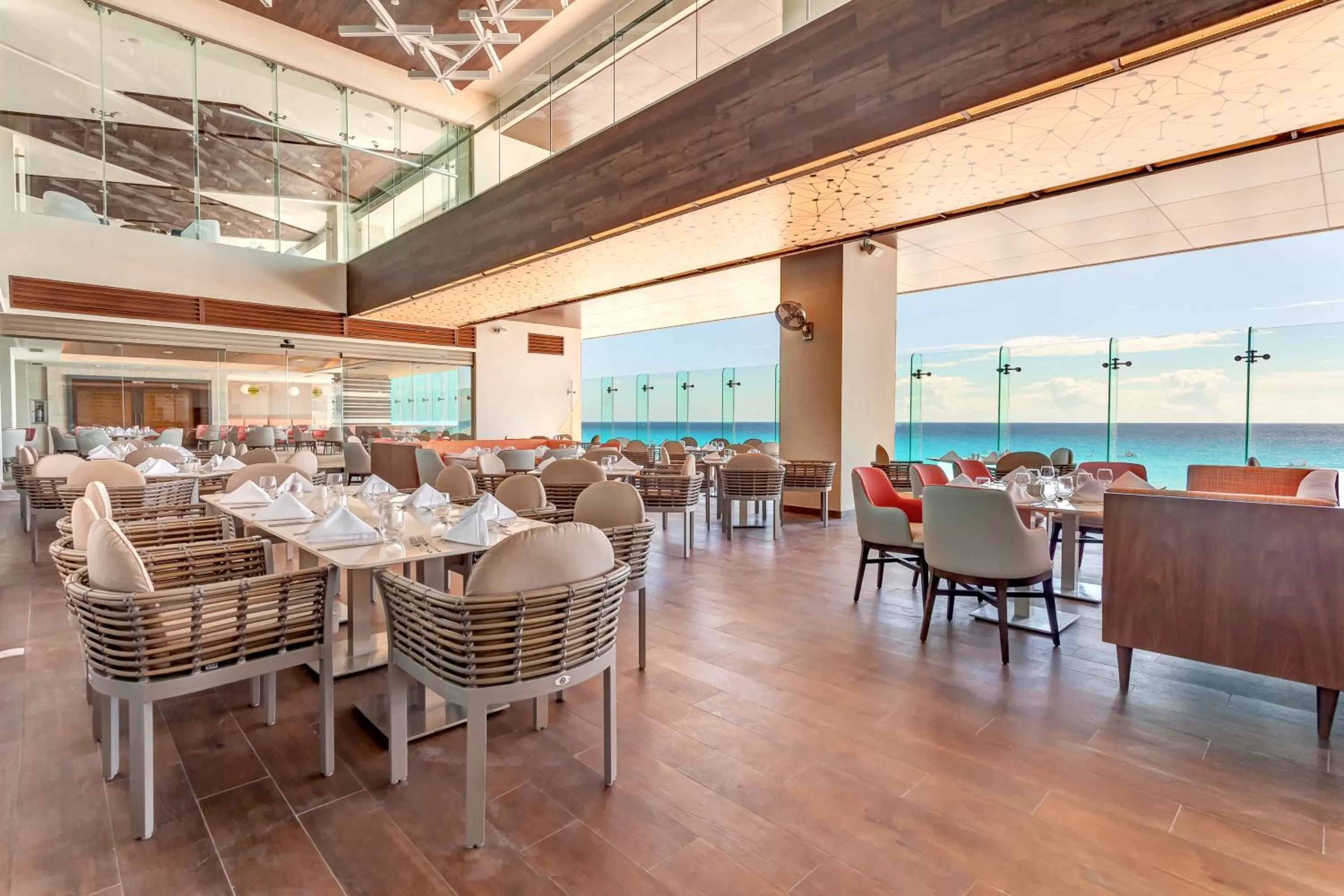 Restaurant/places to eat in Royalton CHIC Cancun, An Autograph Collection All-Inclusive Resort - Adults Only