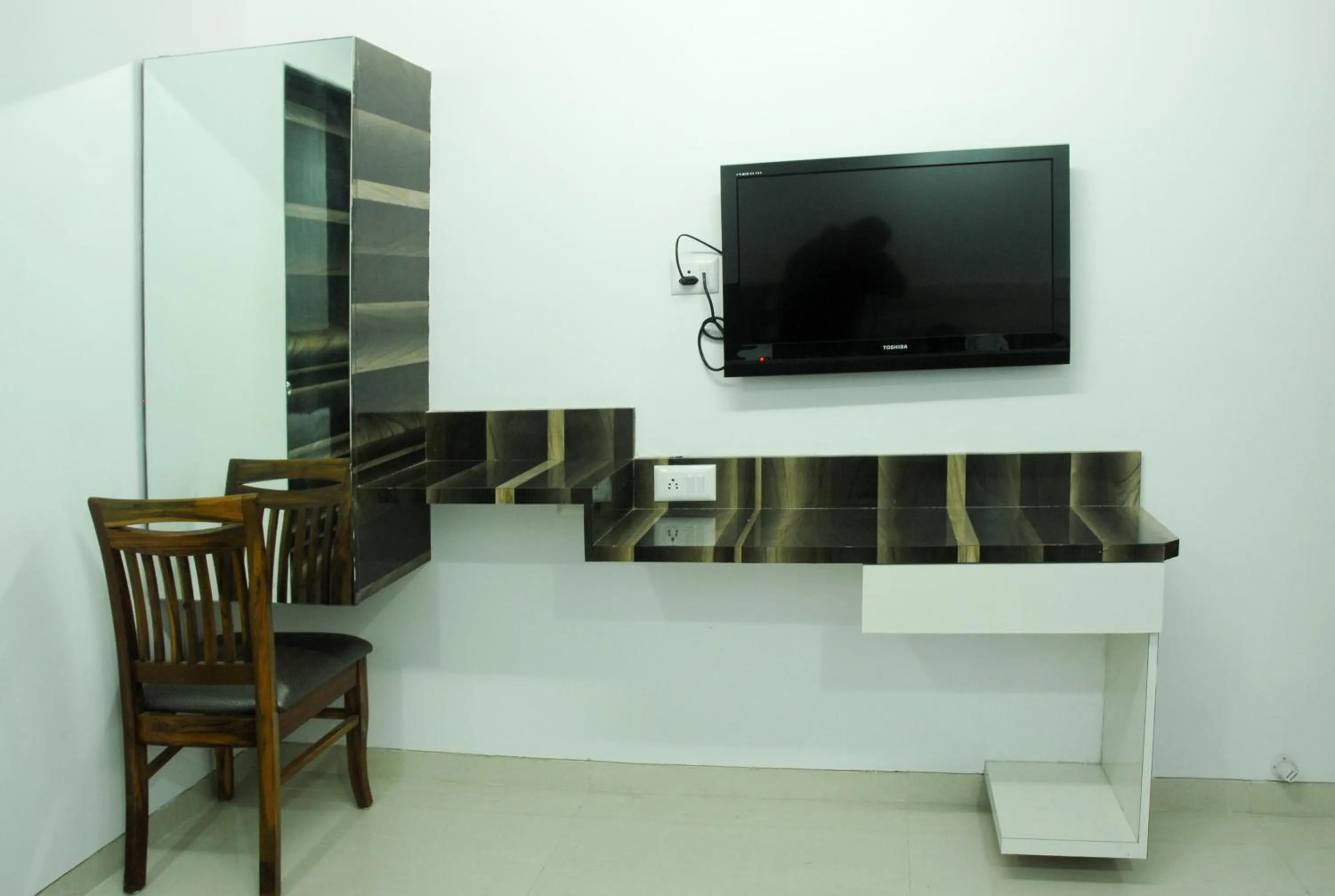 Photo of the whole room in Hotel City View