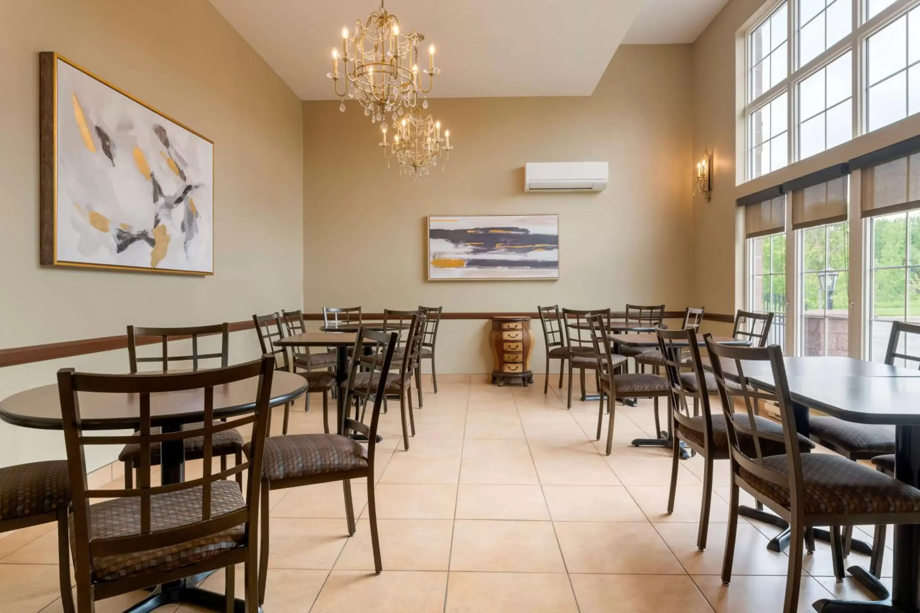 Breakfast, Restaurant/Places to Eat in Best Western Plus Fredericton Hotel & Suites