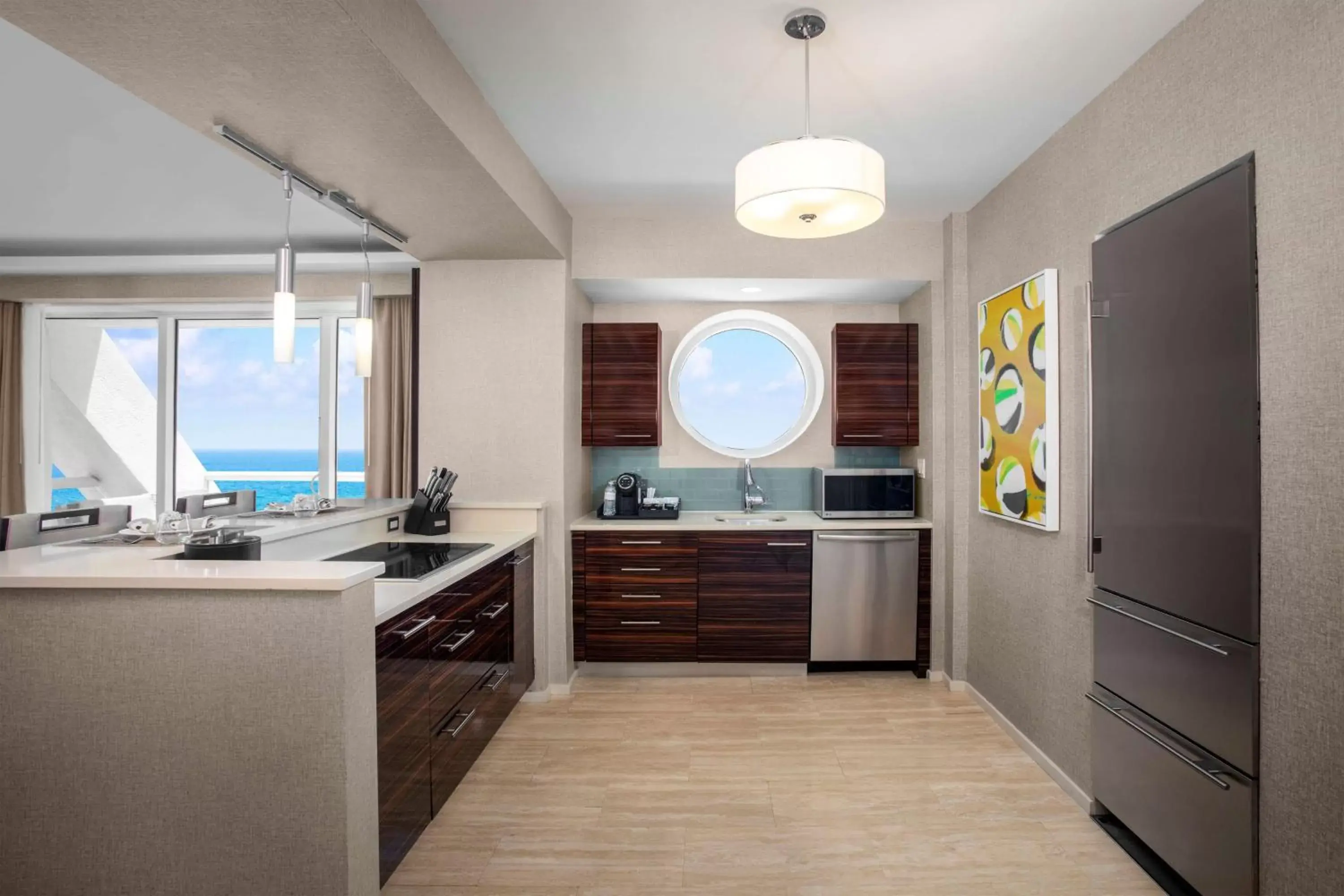 Kitchen or kitchenette, Kitchen/Kitchenette in Conrad Fort Lauderdale Beach