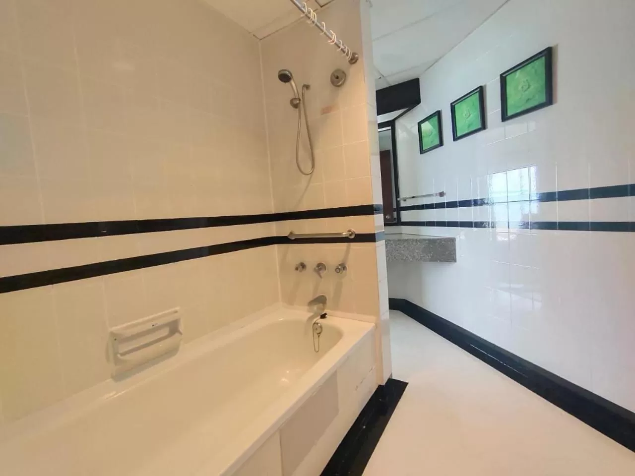 Bathroom in Seaview Suite at Rainbow Paradise