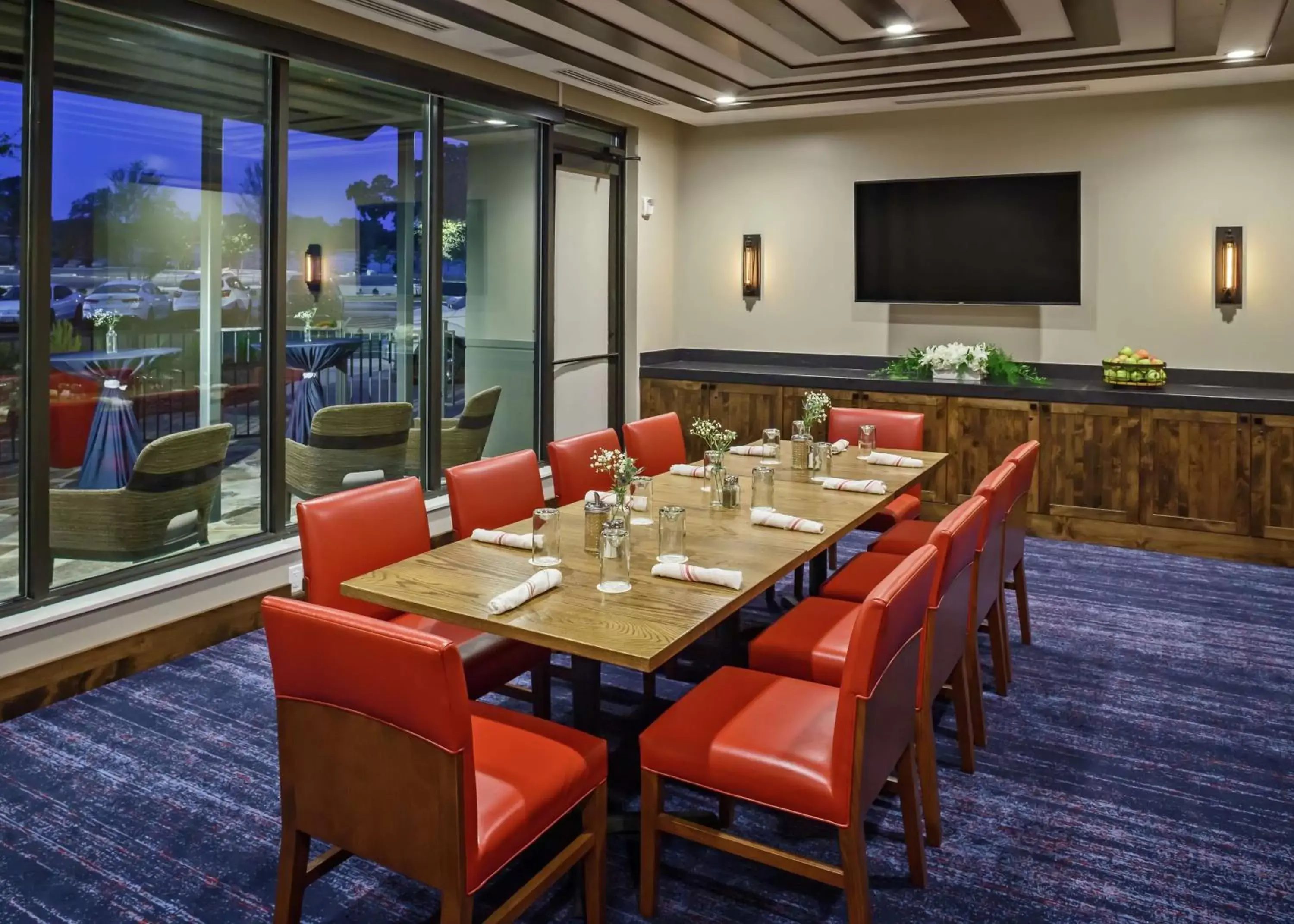 Dining area, Restaurant/Places to Eat in The Bevy Hotel Boerne, A Doubletree By Hilton