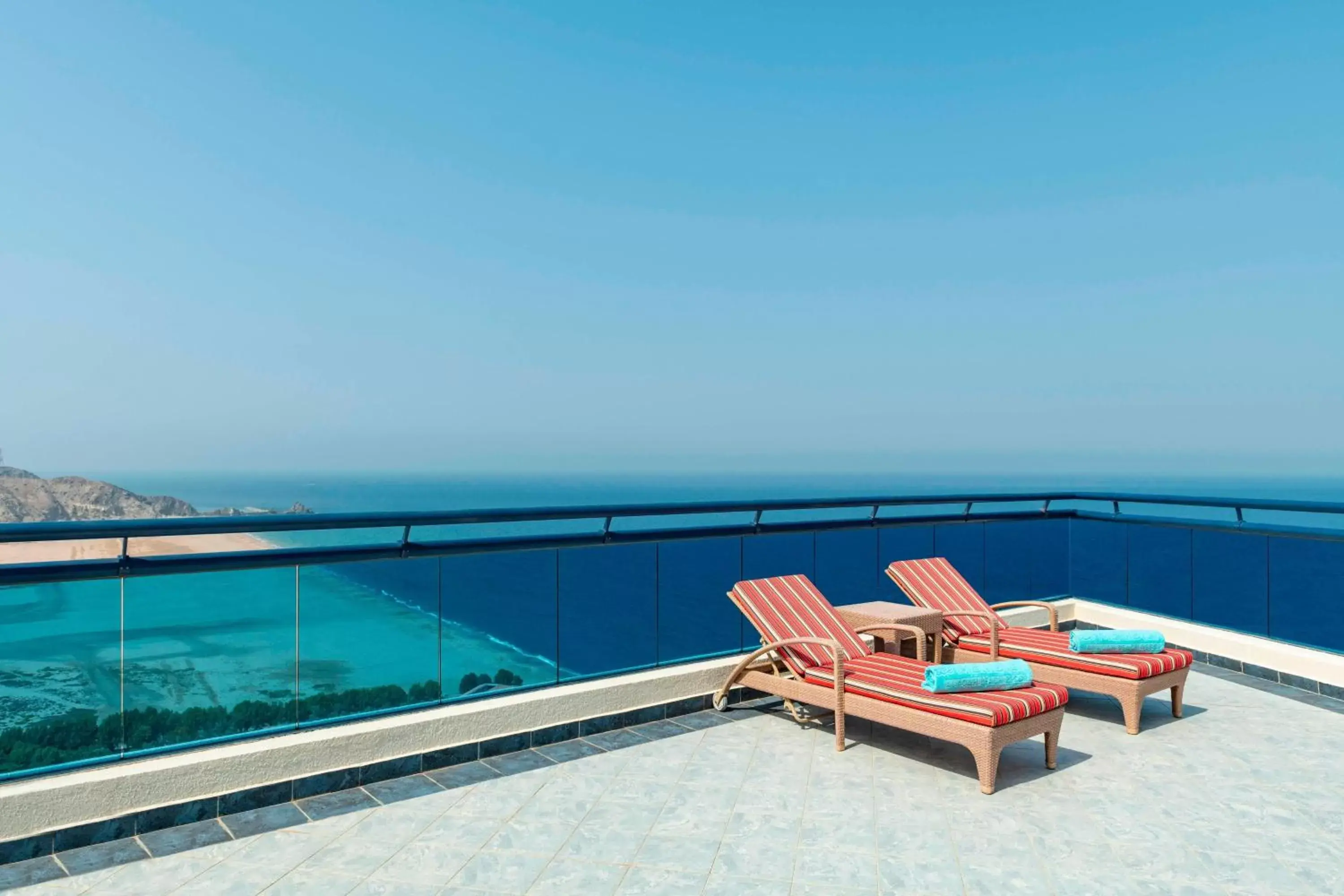 Photo of the whole room, Swimming Pool in Le Meridien Al Aqah Beach Resort