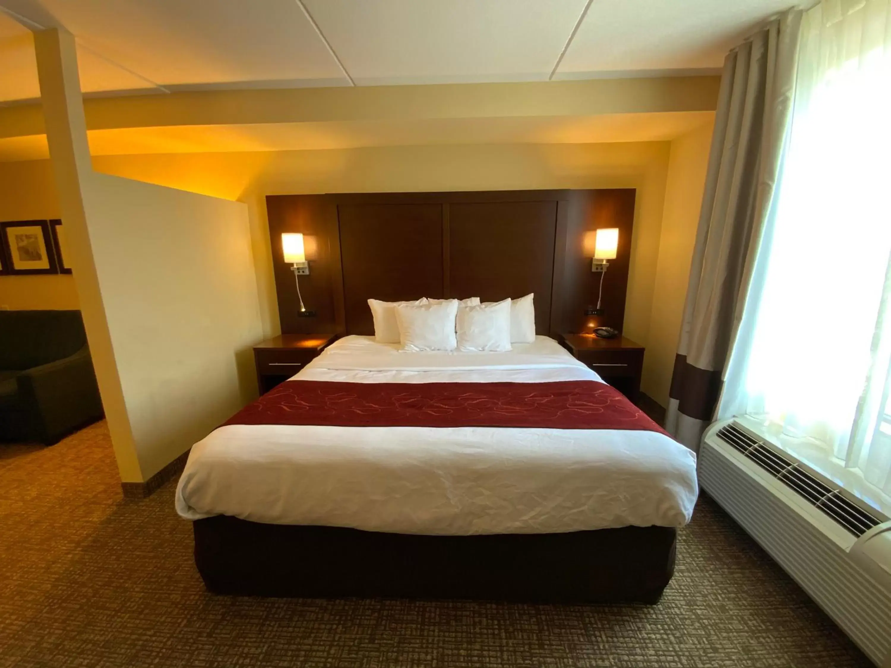 Bed in Comfort Suites Fredericksburg North