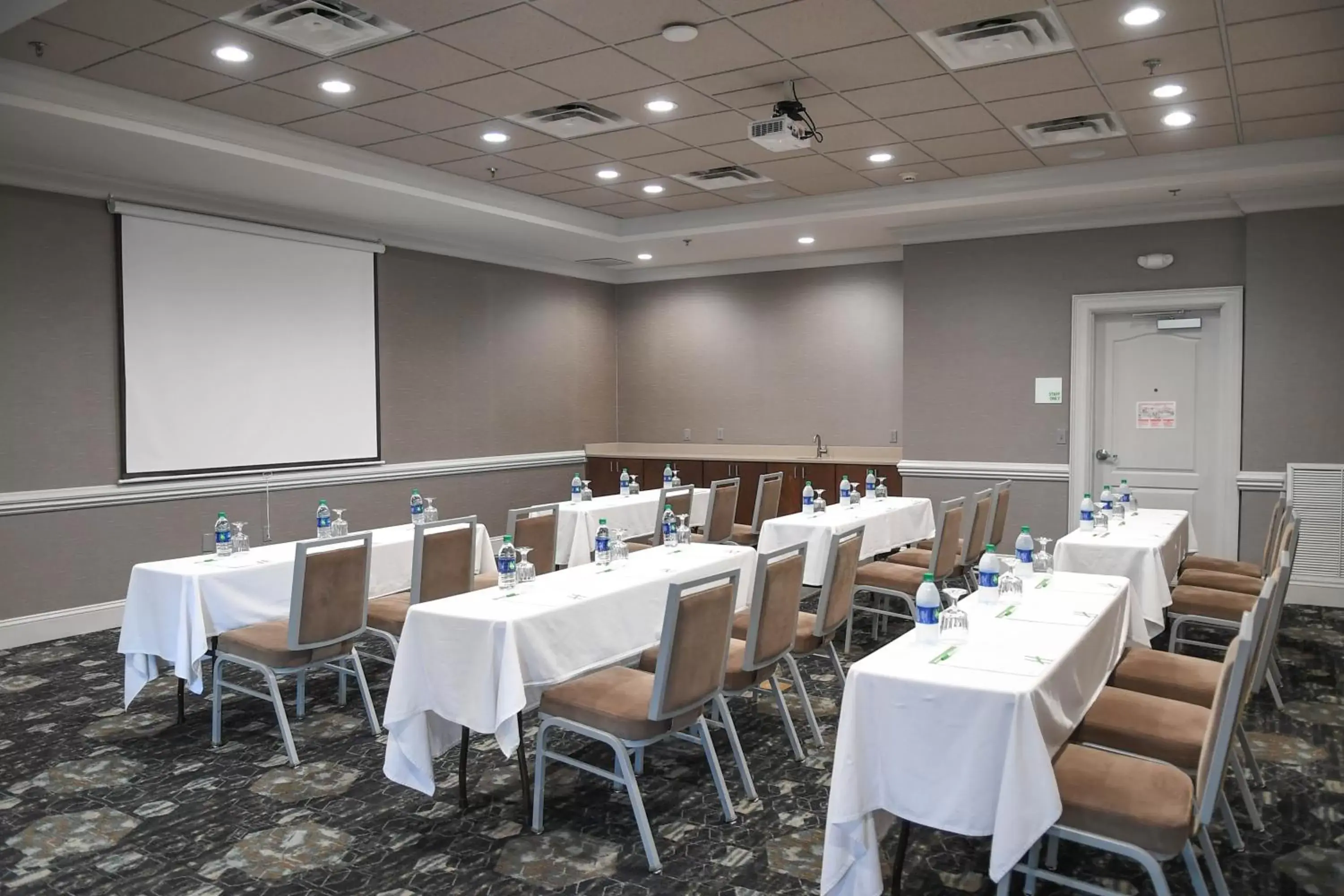 Banquet/Function facilities in Holiday Inn Valdosta Conference Center, an IHG Hotel