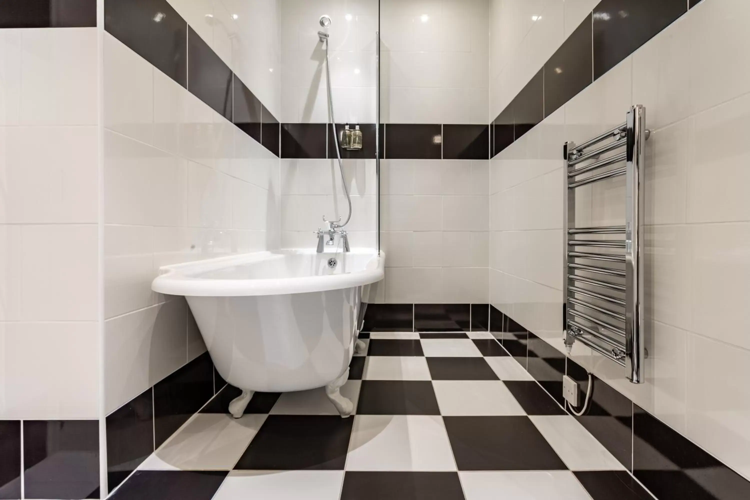 Bathroom in Woodland Manor Hotel