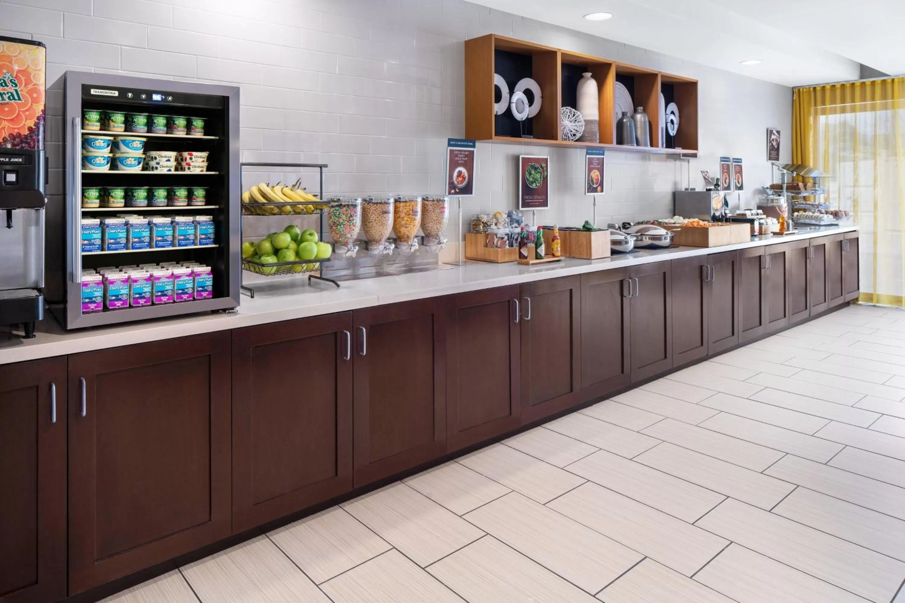 Breakfast in SpringHill Suites Houston Hobby Airport