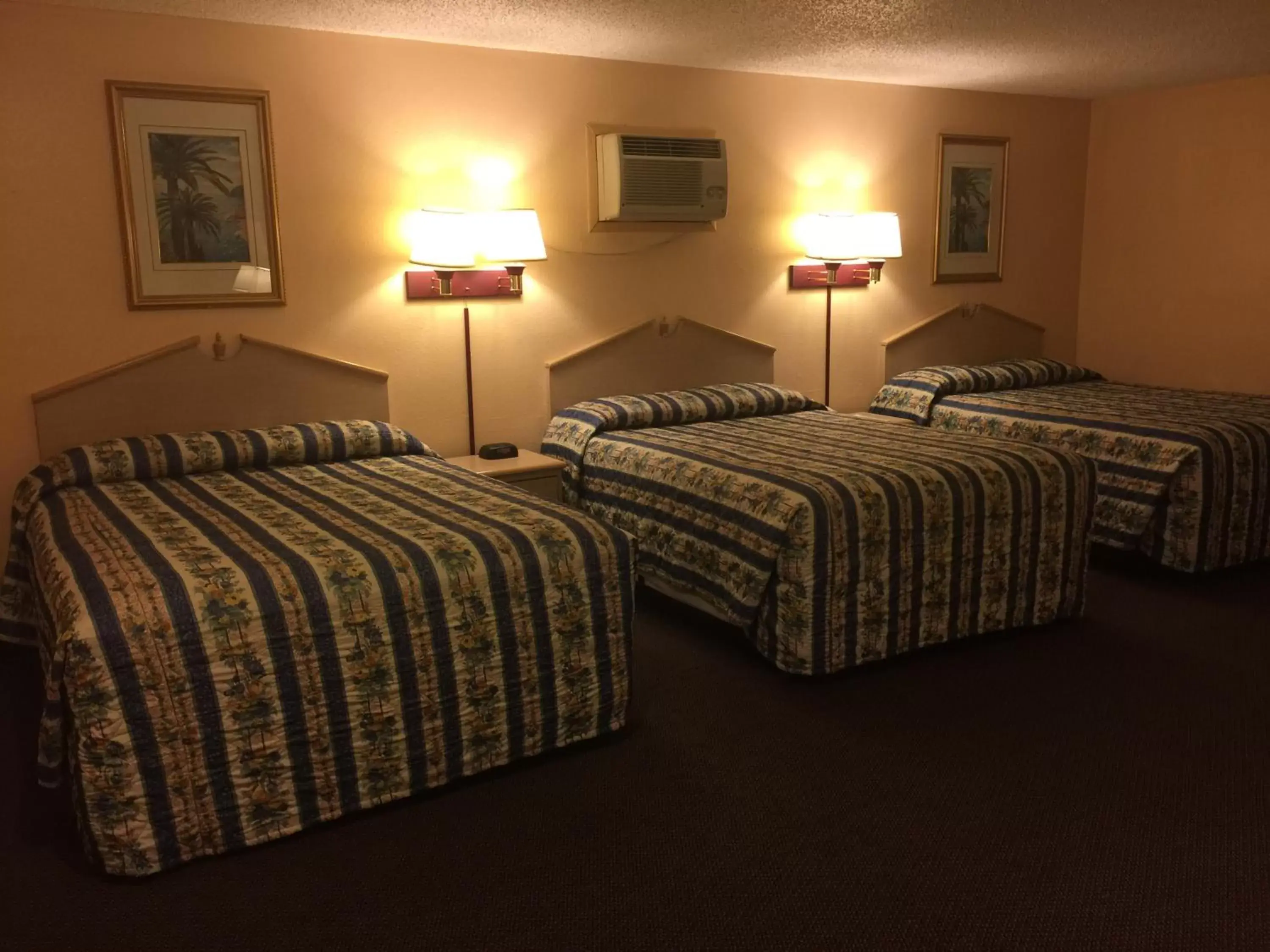 Bed in Seminole Inn