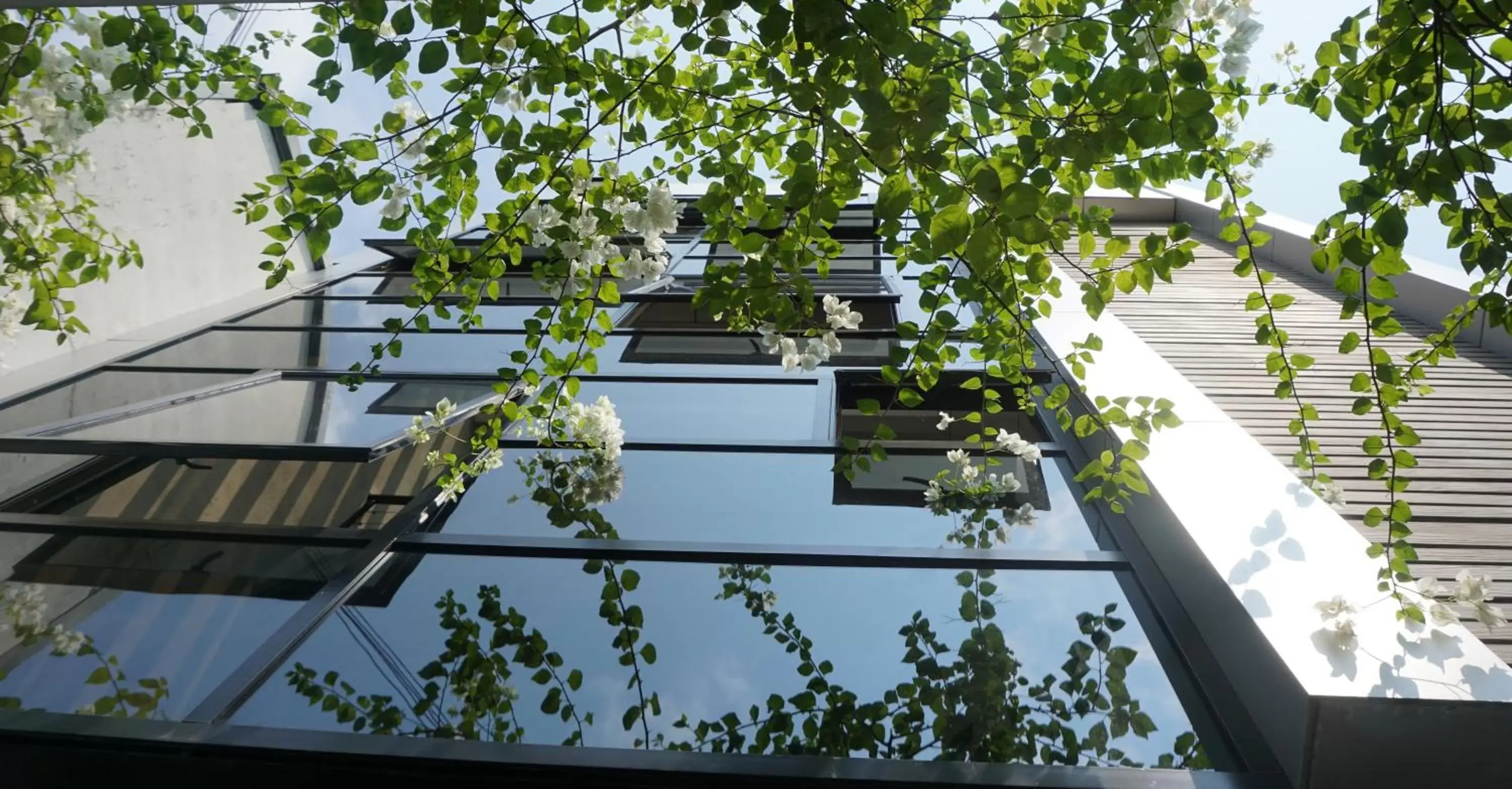 Property building in Rockwell Colombo Property building in Rockwell Colombo