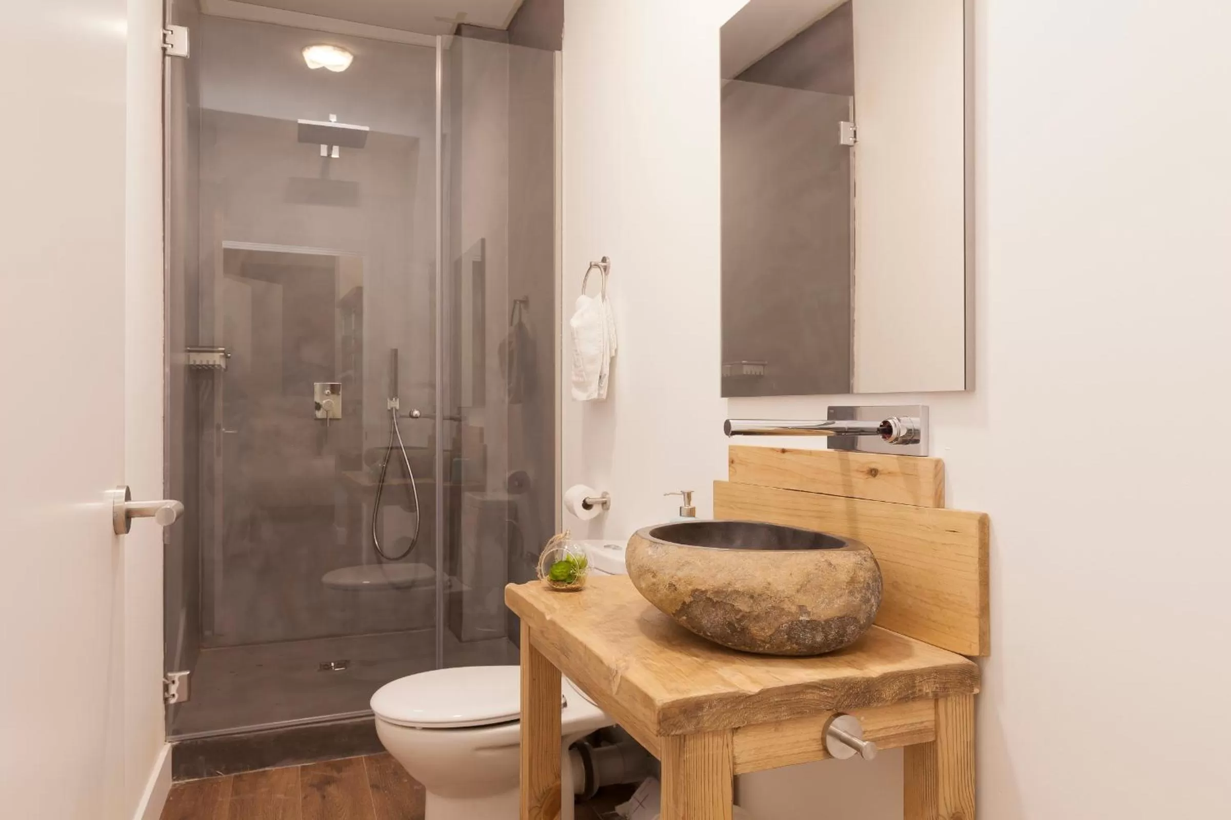 Bathroom in Hotel Radha