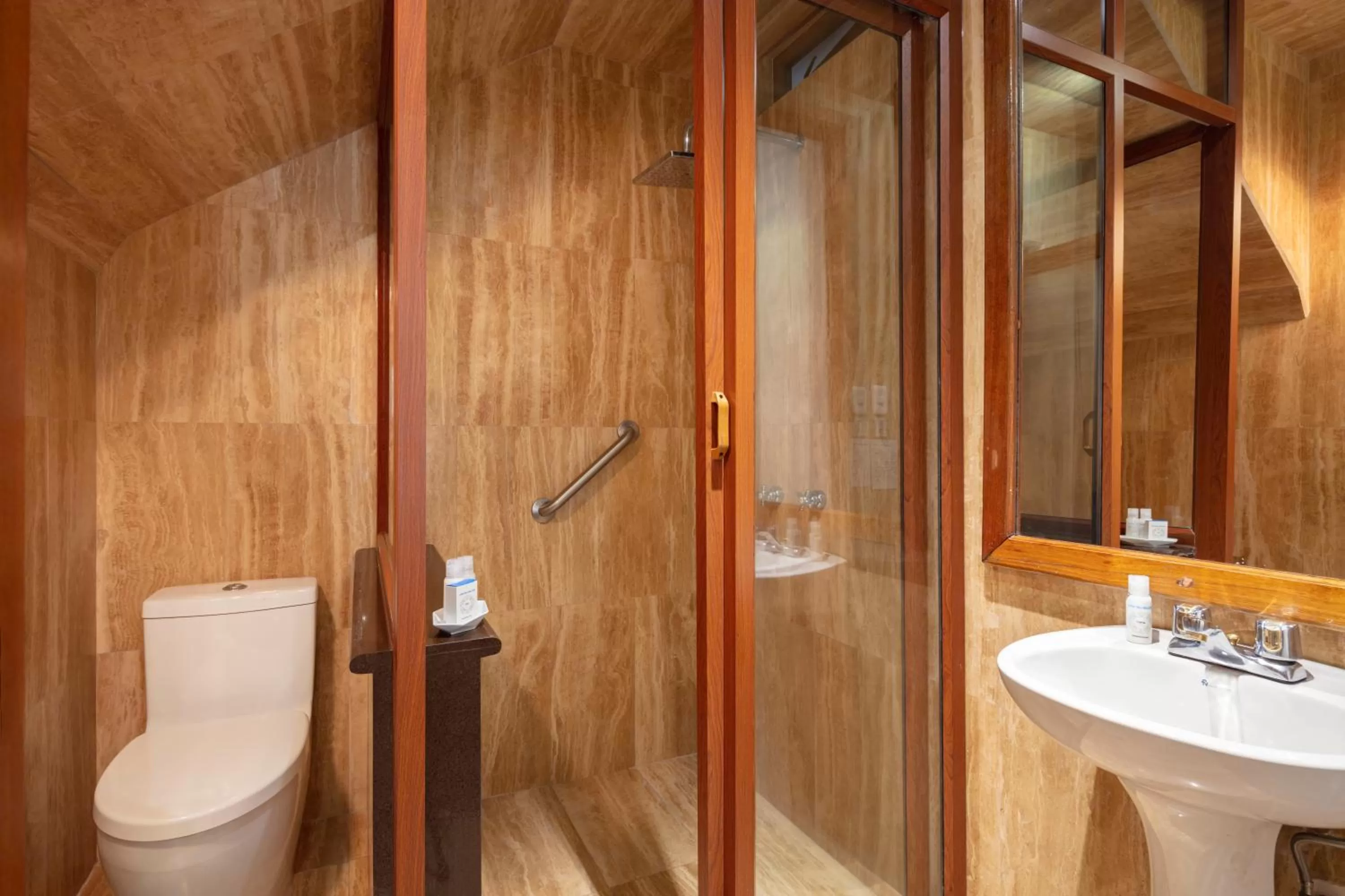 Shower in Casa del Balcon