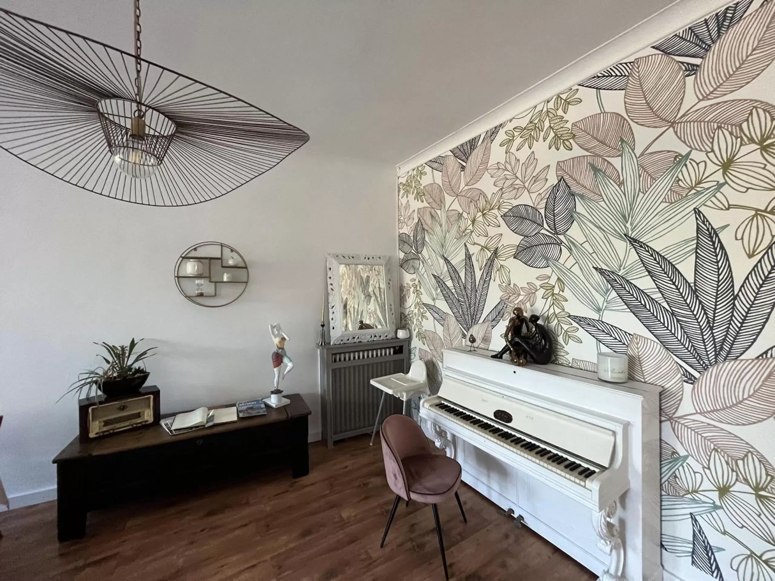 Dining area in La Maison de Louisette