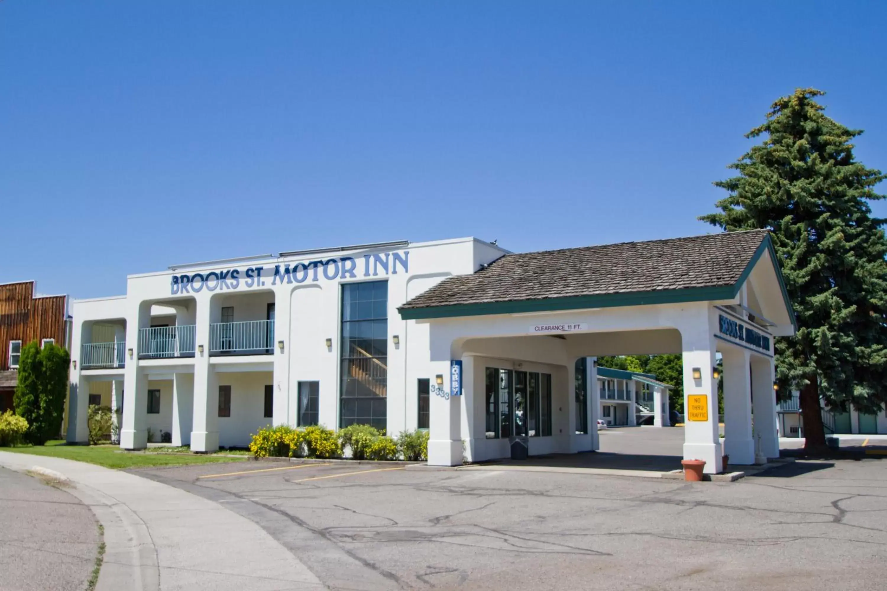 Facade/entrance, Property Building in Brooks St. Motor Inn