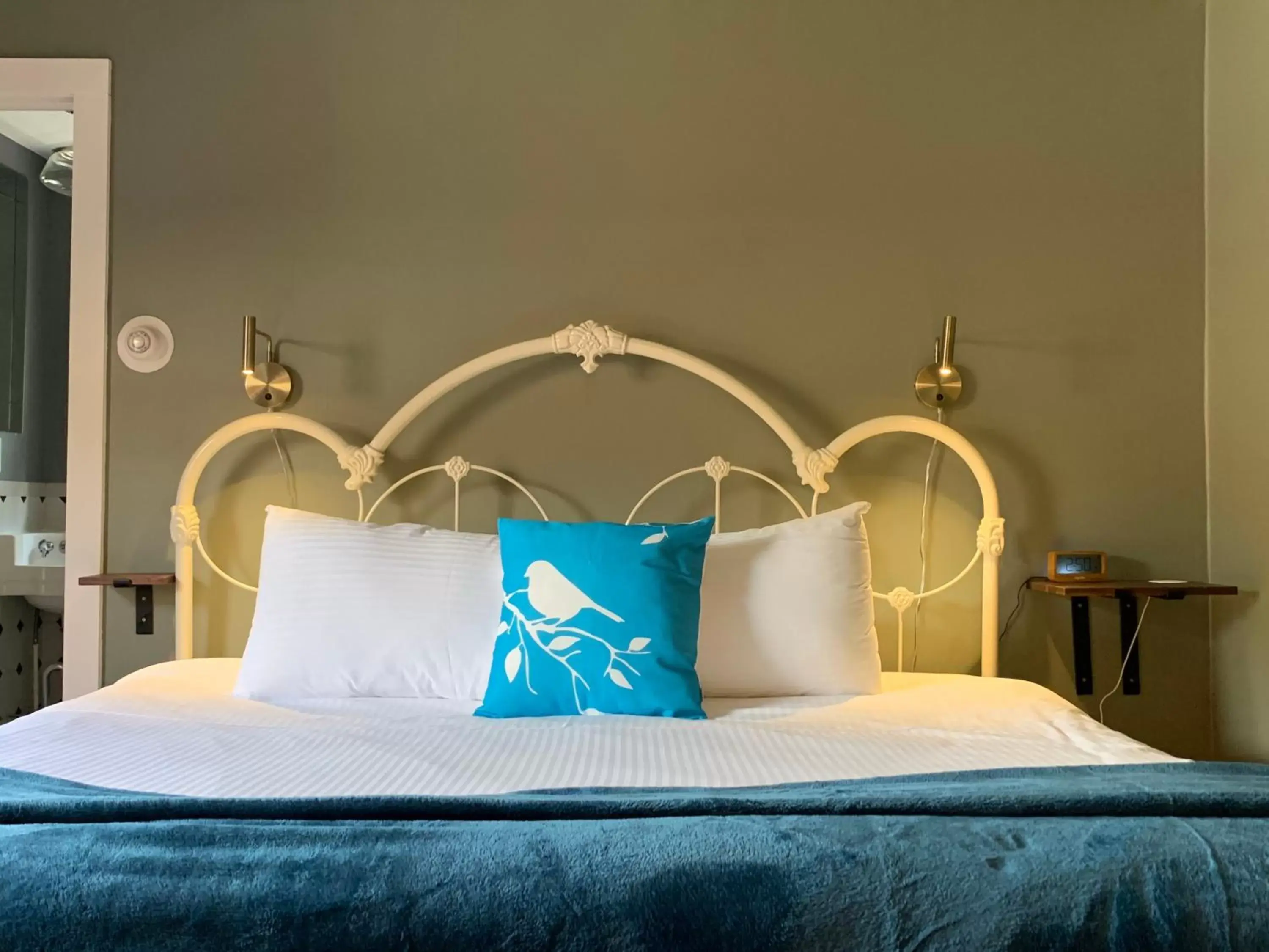 Bed in The Nutmeg Vermont Bed in The Nutmeg Vermont