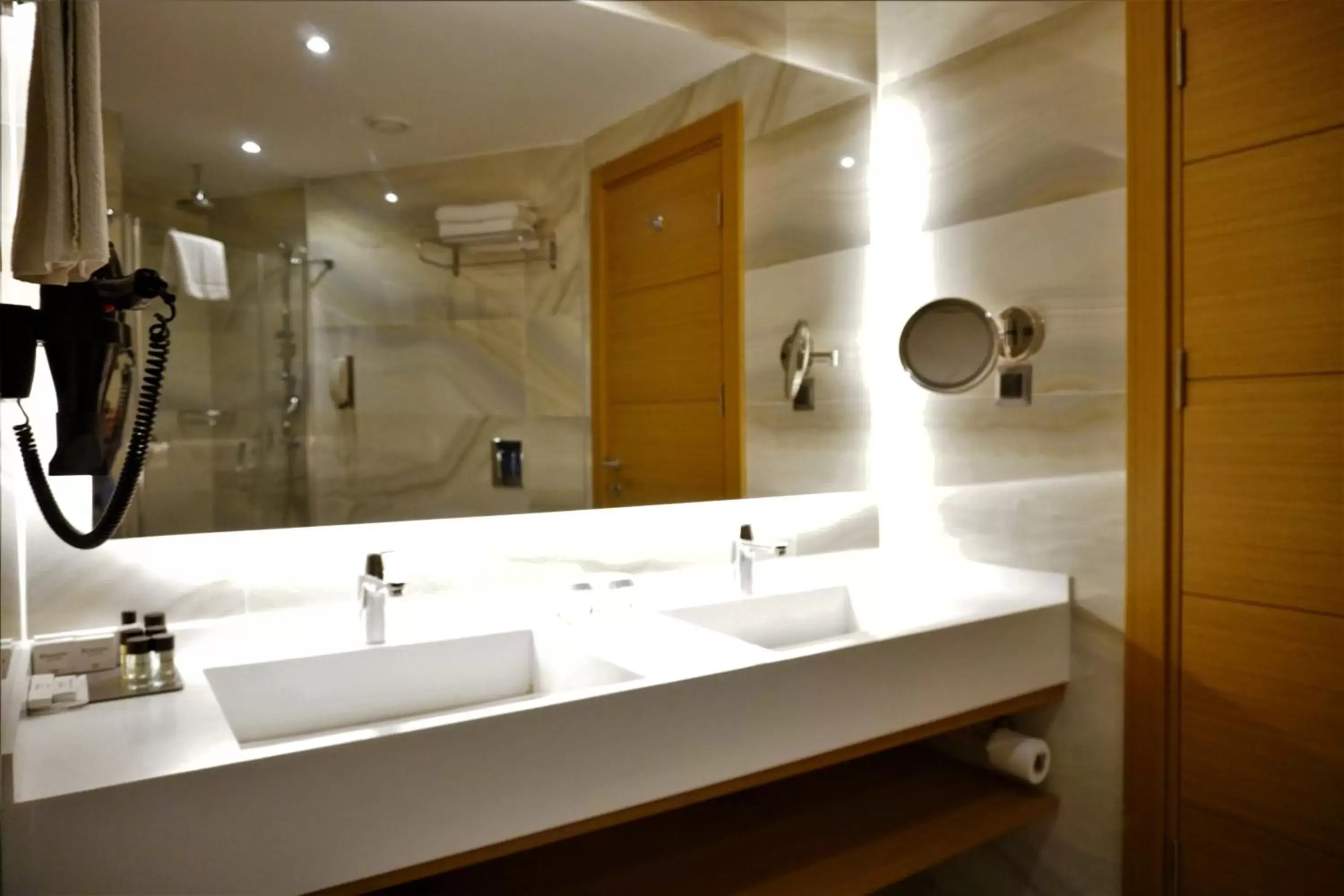 Bathroom in Ramada By Wyndham Nilufer Bursa