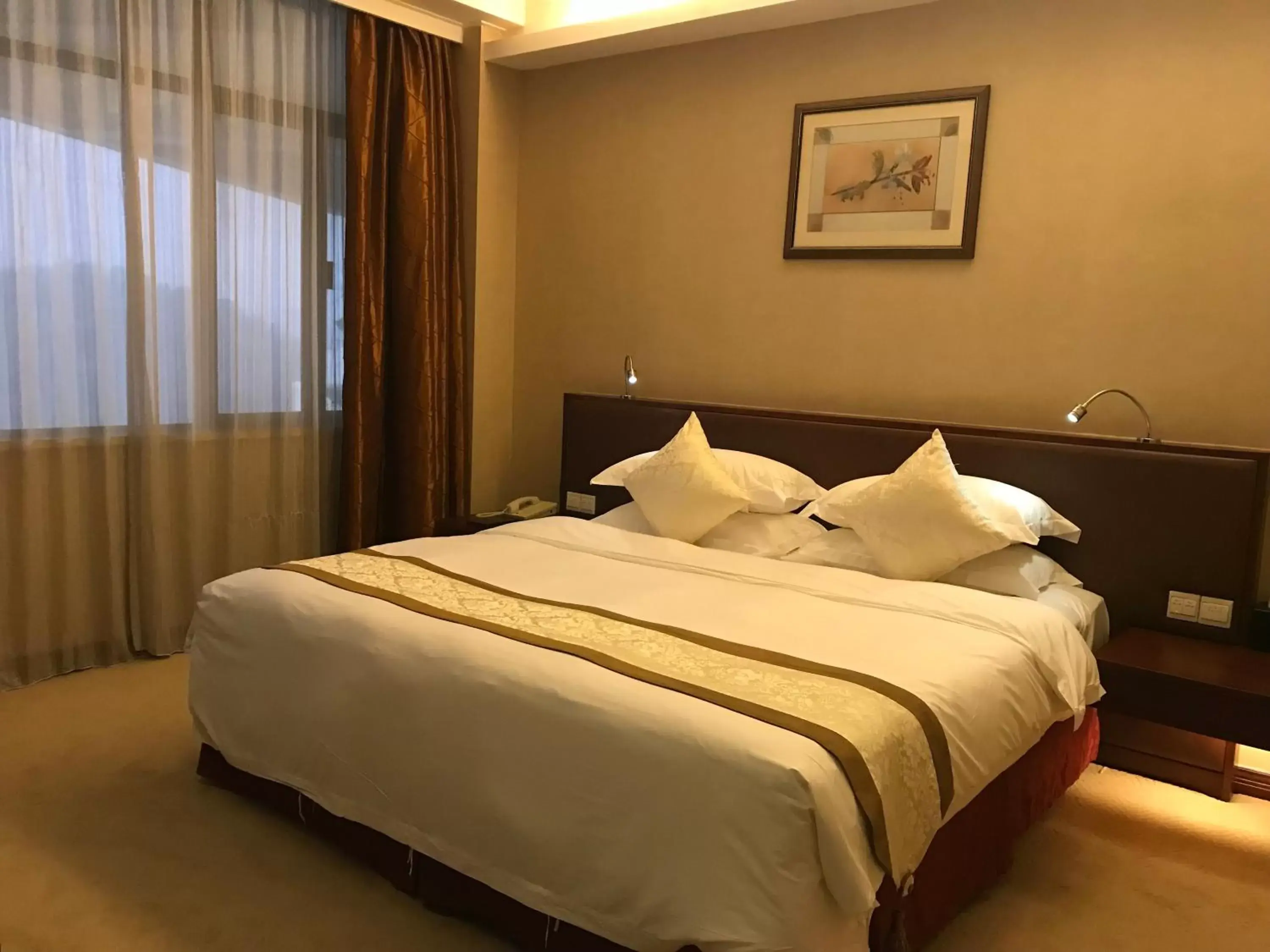 Bed in Zhongshan International Hotel