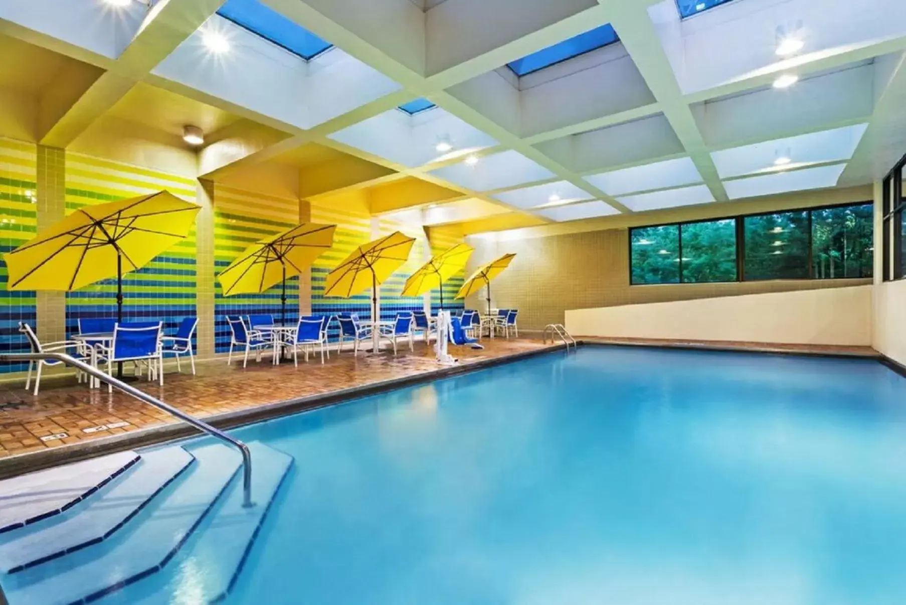Swimming Pool in Crowne Plaza Hotel Knoxville, an IHG Hotel