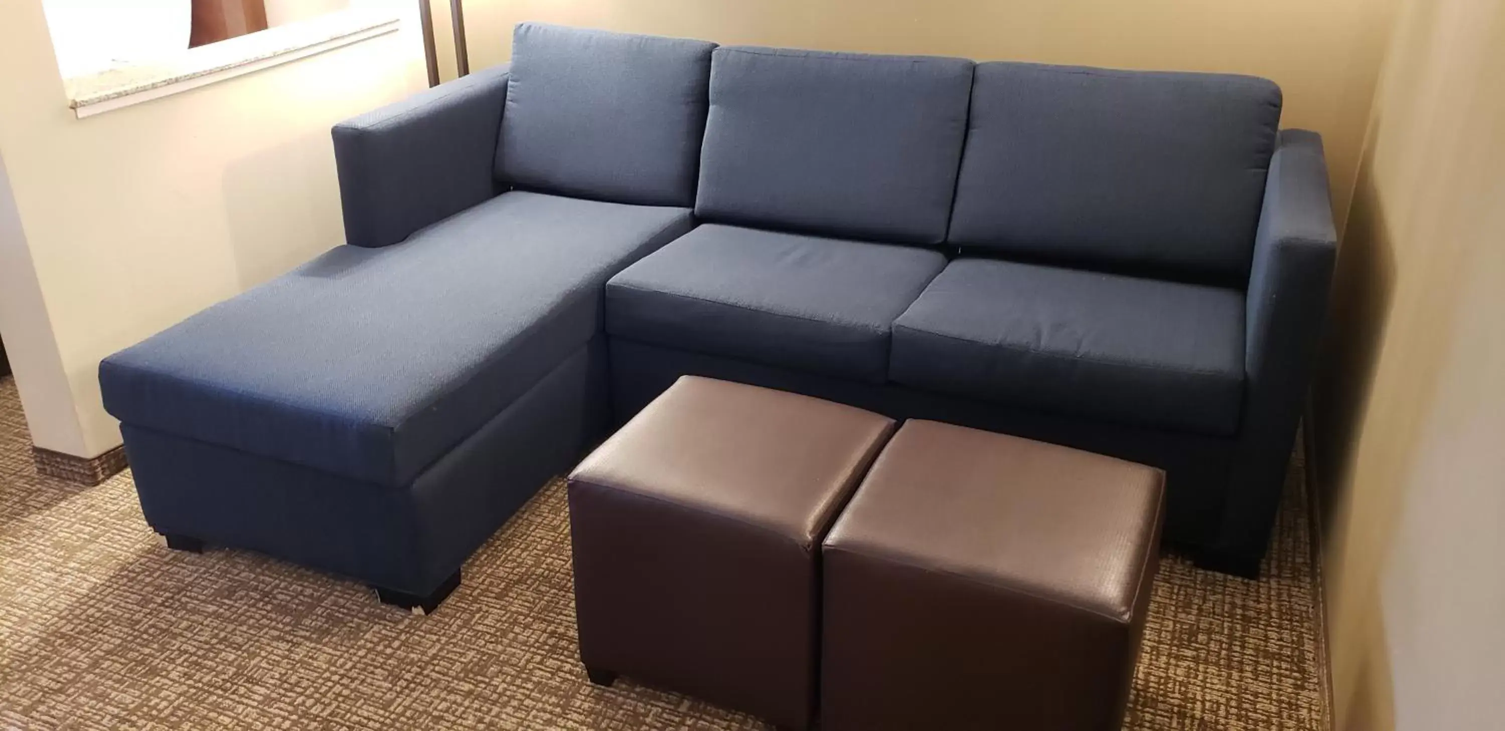 Bed, Seating Area in Comfort Suites Denver near Anschutz Medical Campus