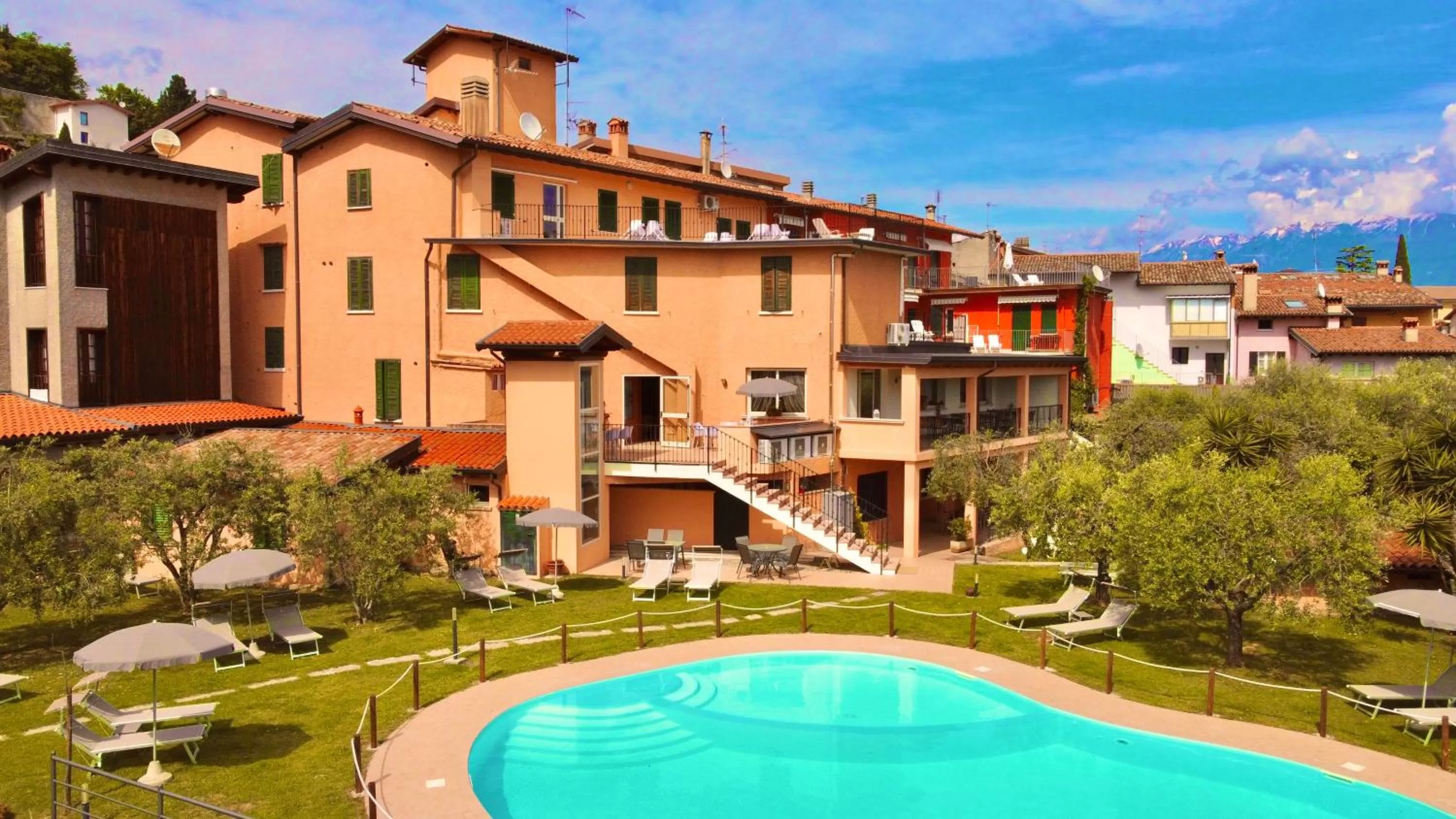 Pool view in Albergo Vittoria