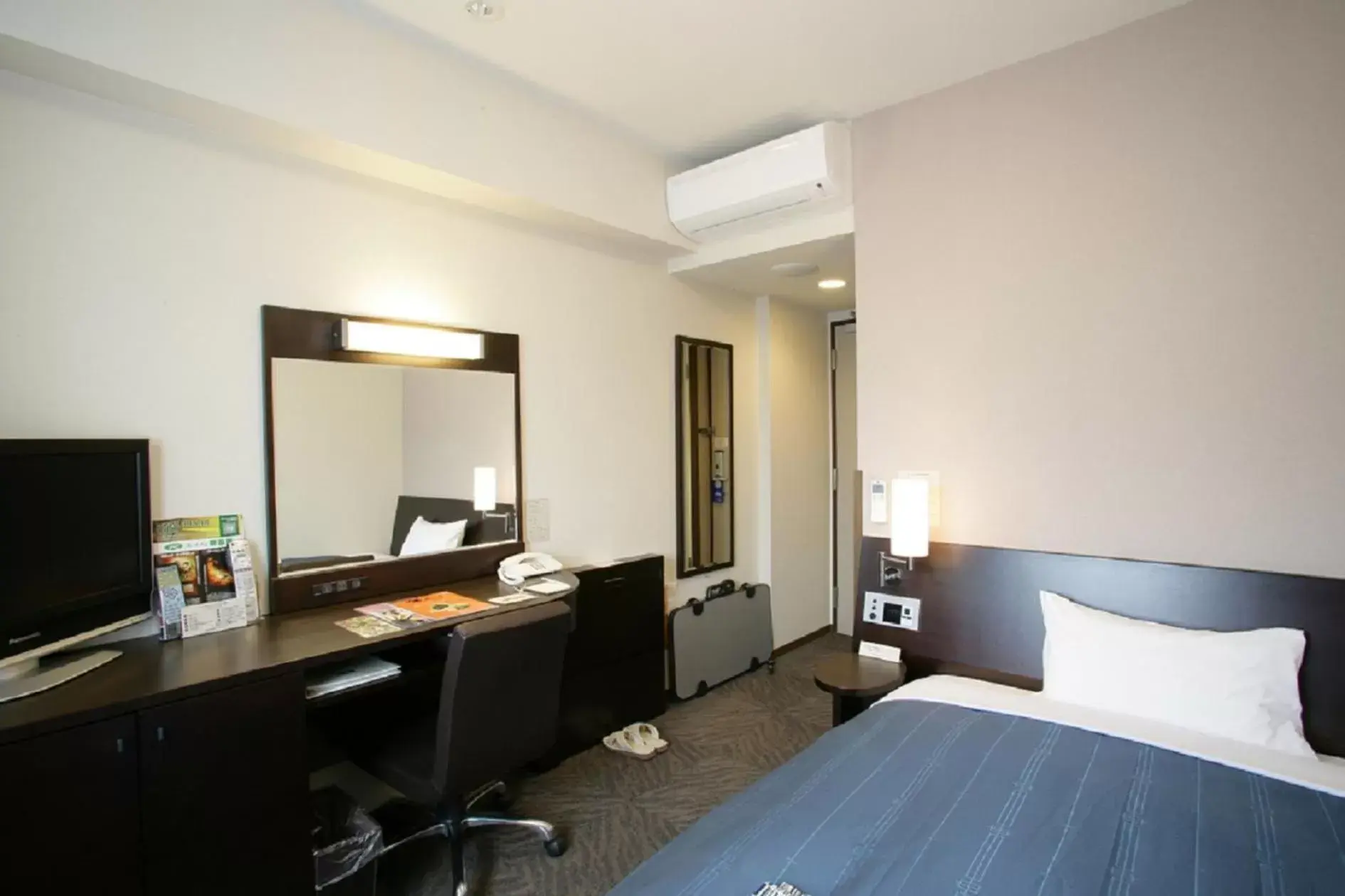 Comfort Single Room - Smoking	 in Hotel Route-Inn Kanda Ekimae