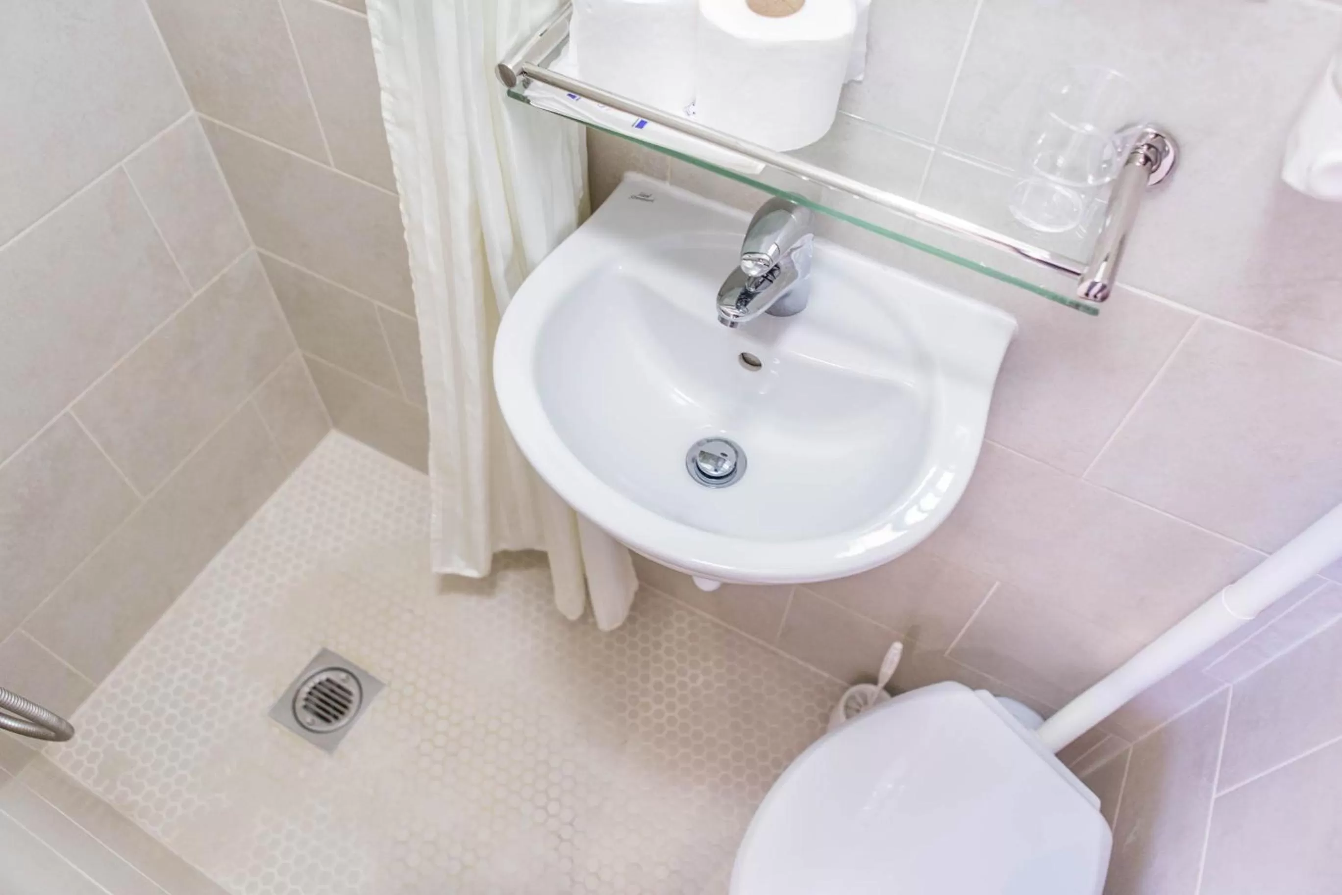 Bathroom in Shakespeare Hotel