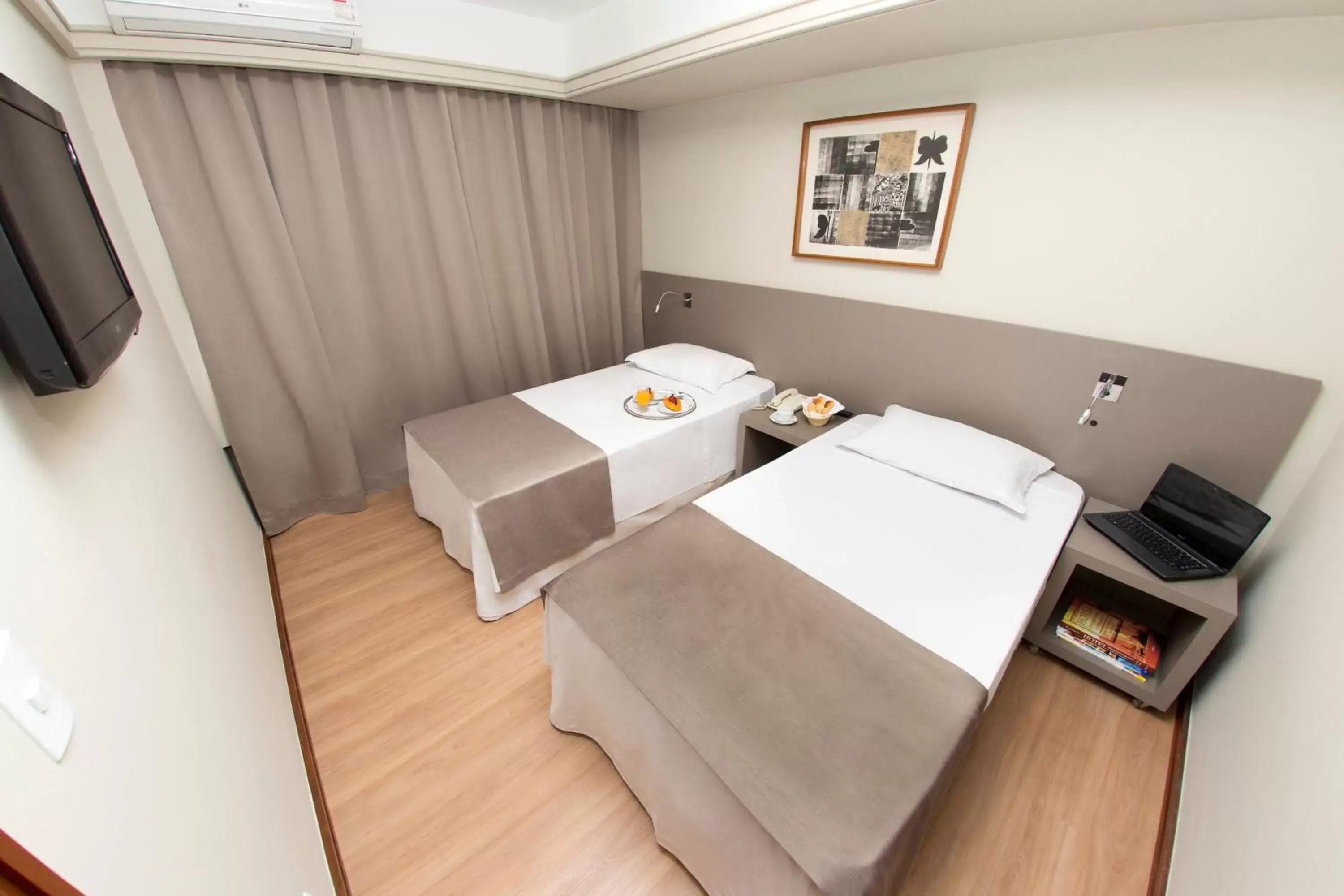 Standard Twin Room - single occupancy in Alta Reggia Plaza Hotel Standard Twin Room - single occupancy in Alta Reggia Plaza Hotel