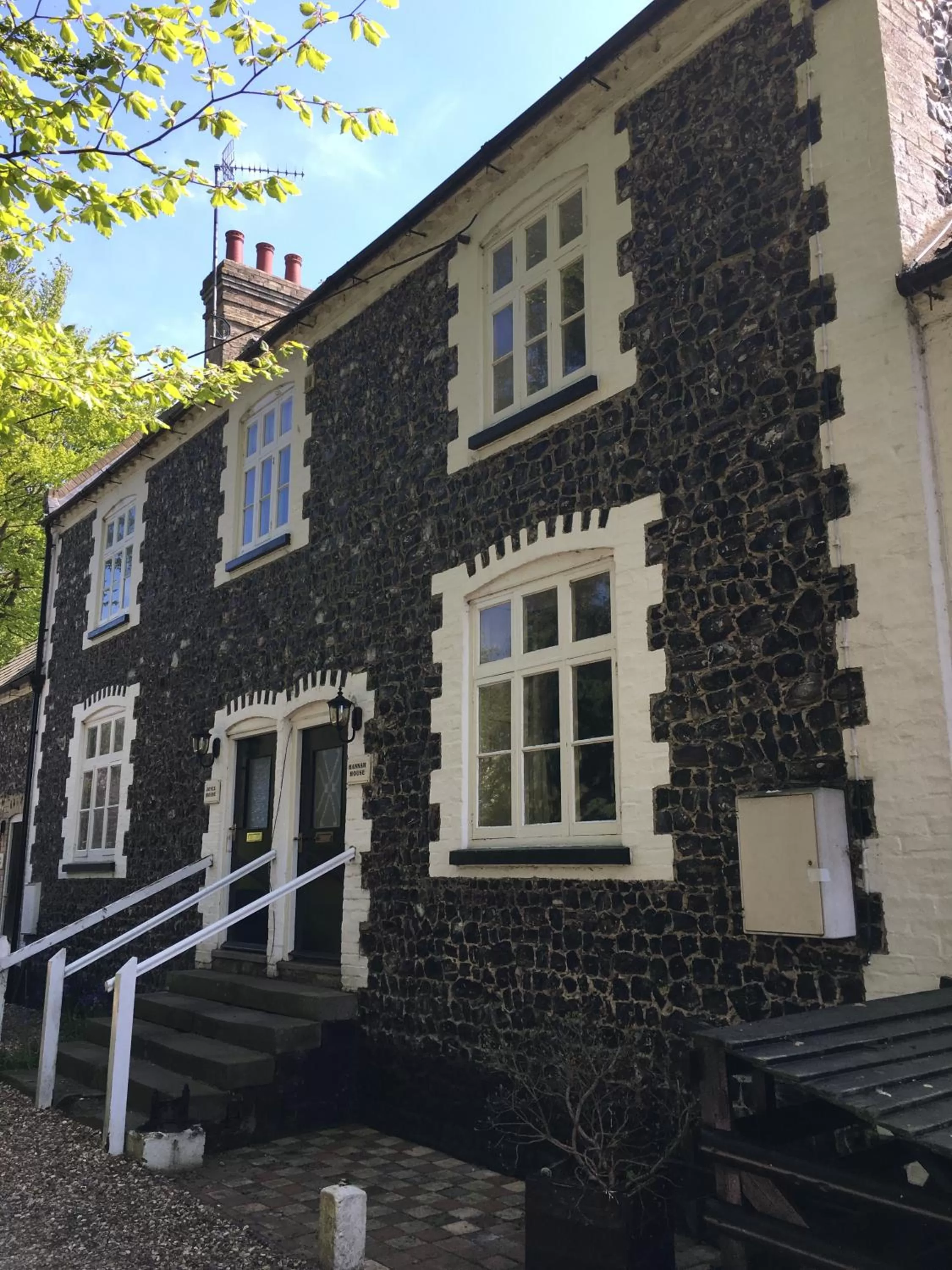 Facade/entrance in The Crown Hotel