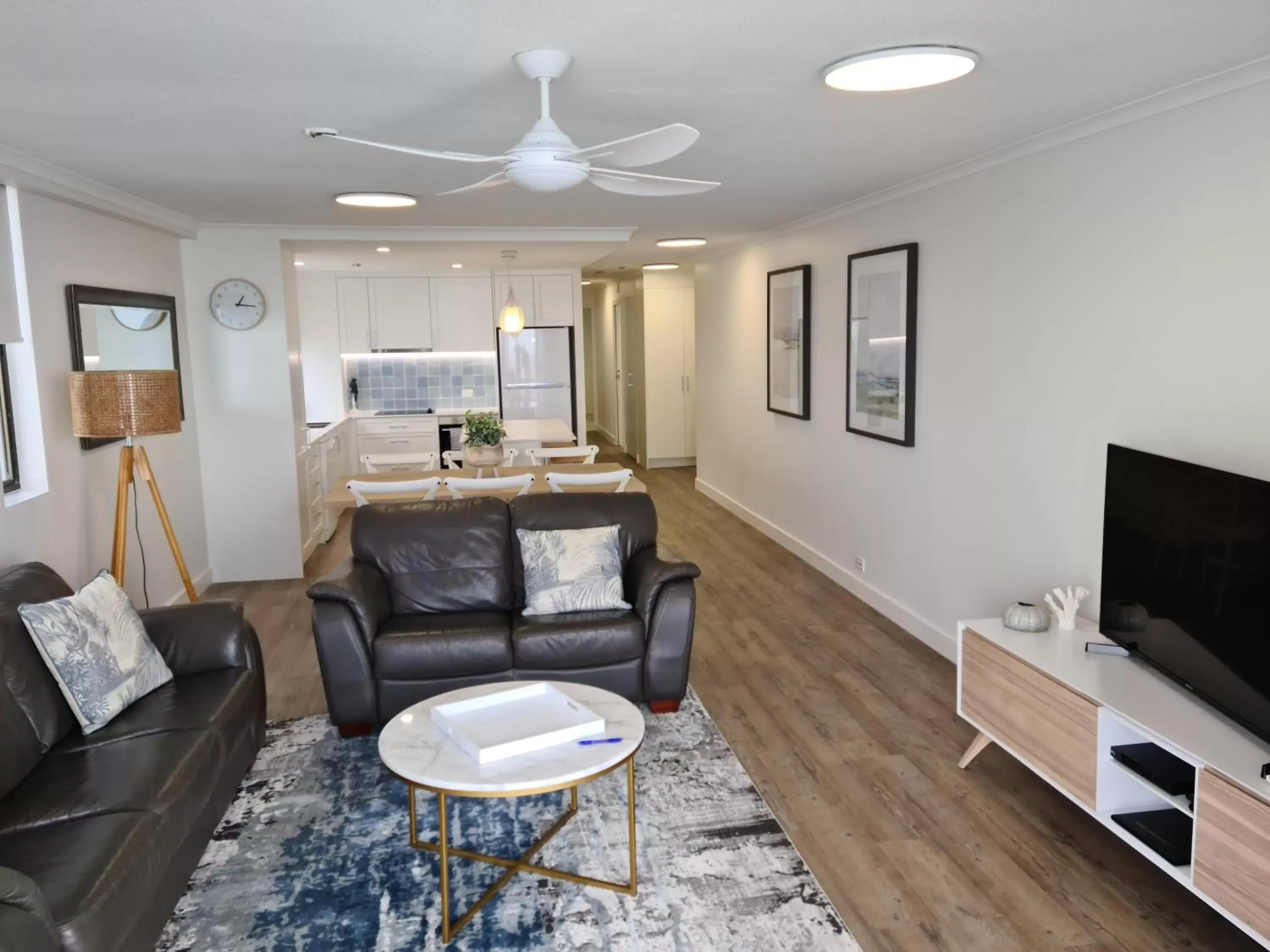 Living room, Seating Area in Pacific Beach Resort