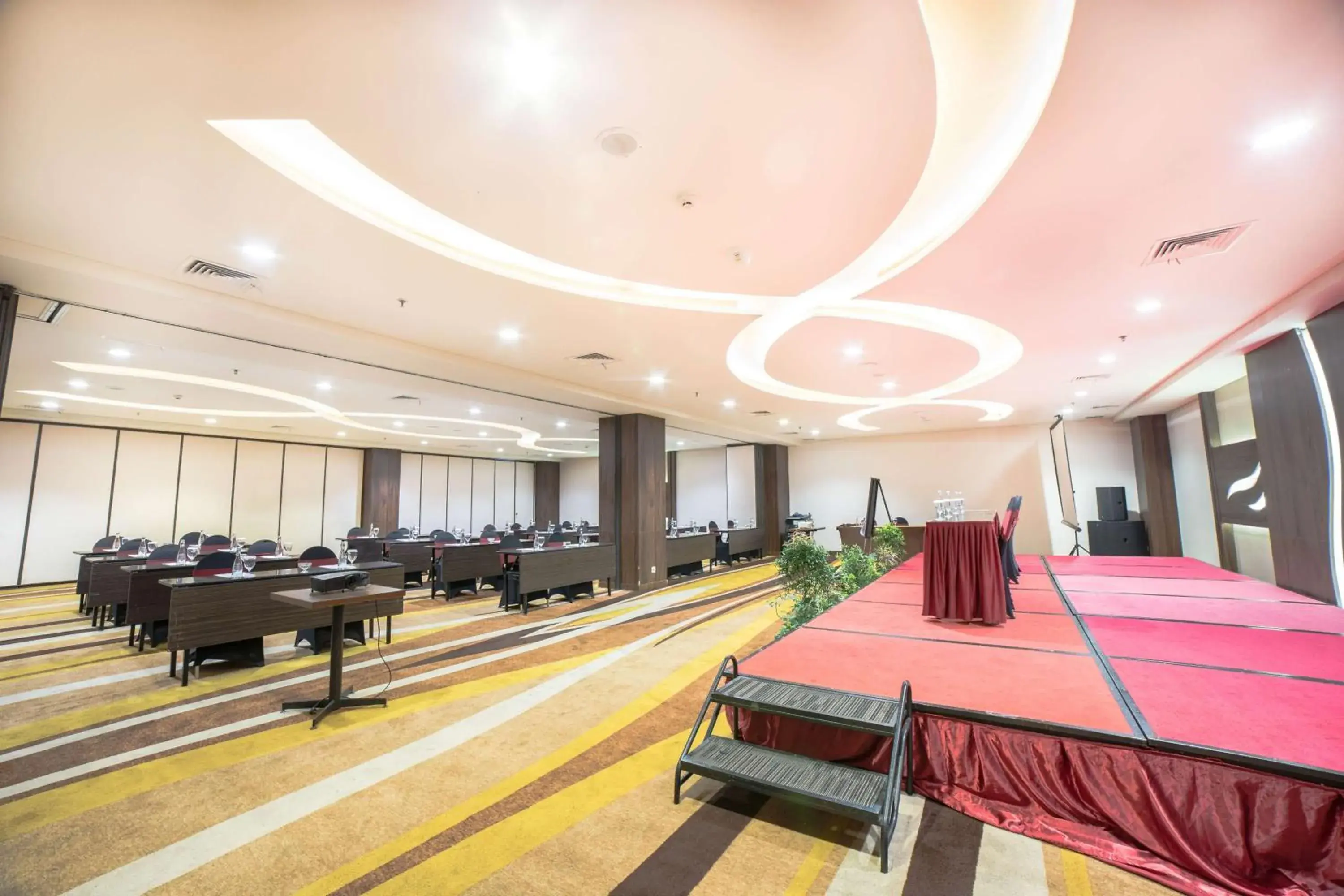 Meeting/conference room in Best Western Papilio Hotel