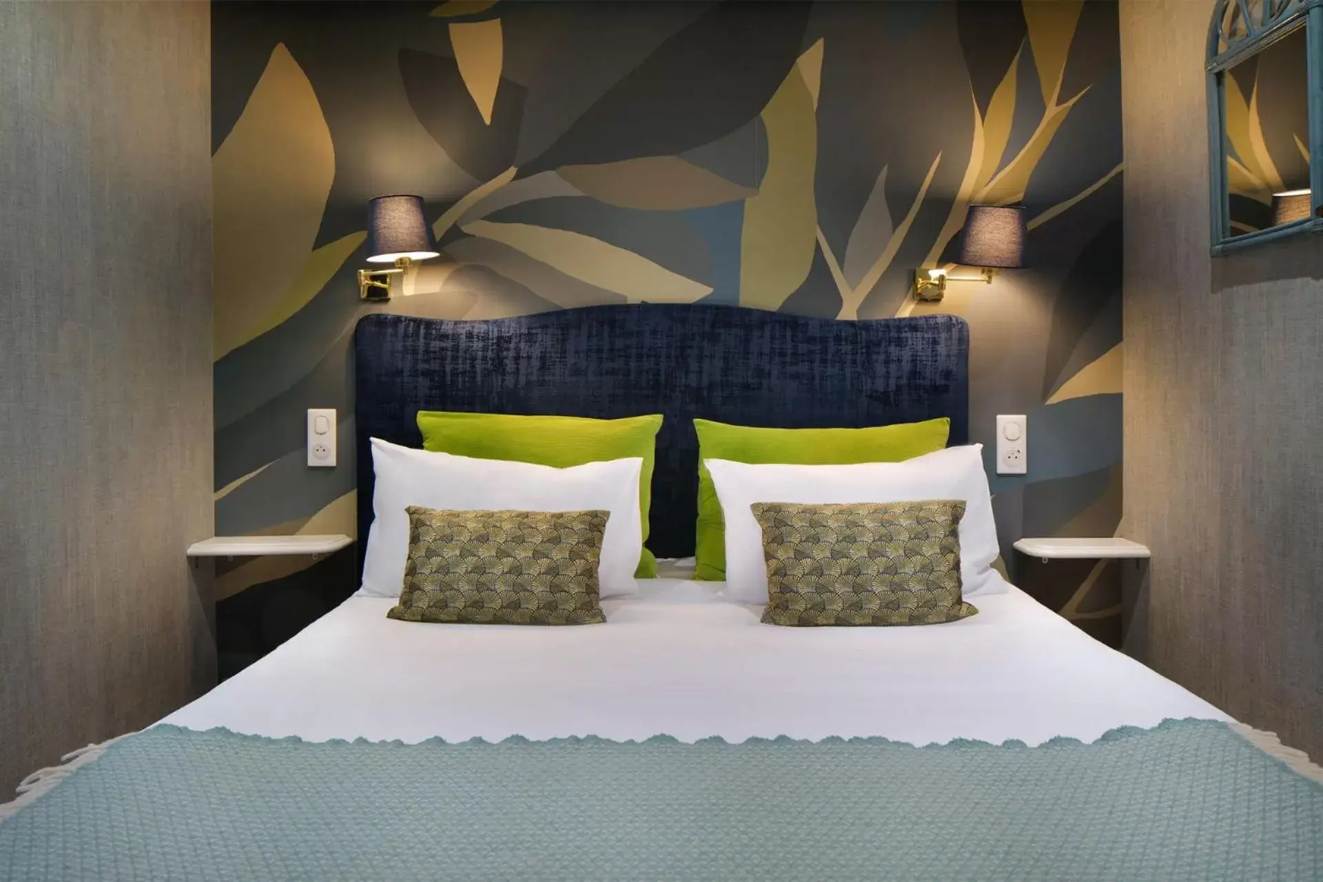 Bed in Hotel de France