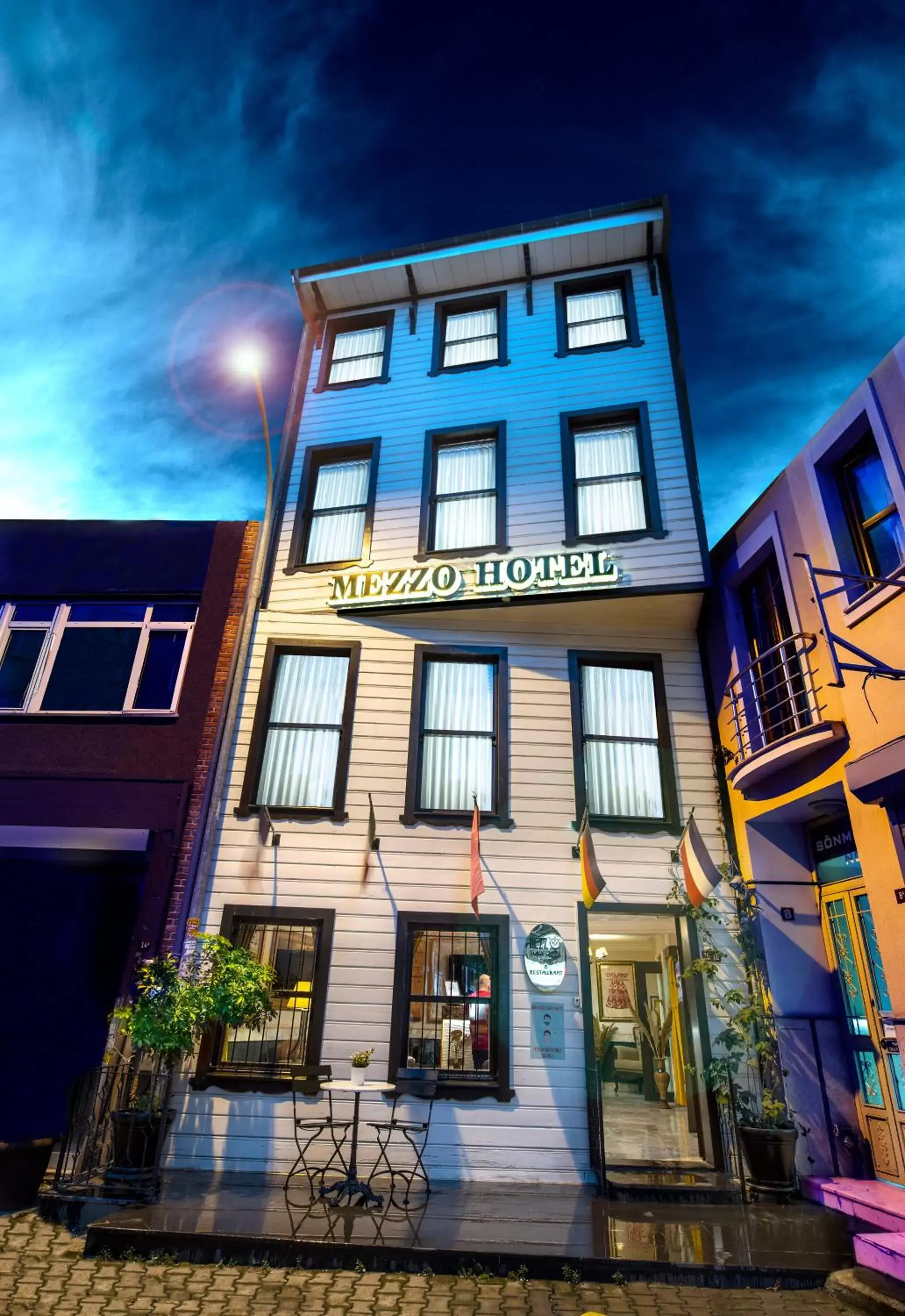 Mezzo Hotel Mezzo Hotel