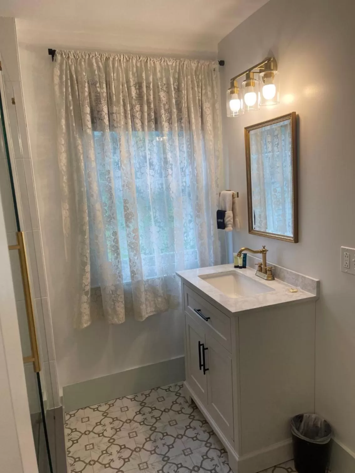 Bathroom in Arlington Inn & Spa