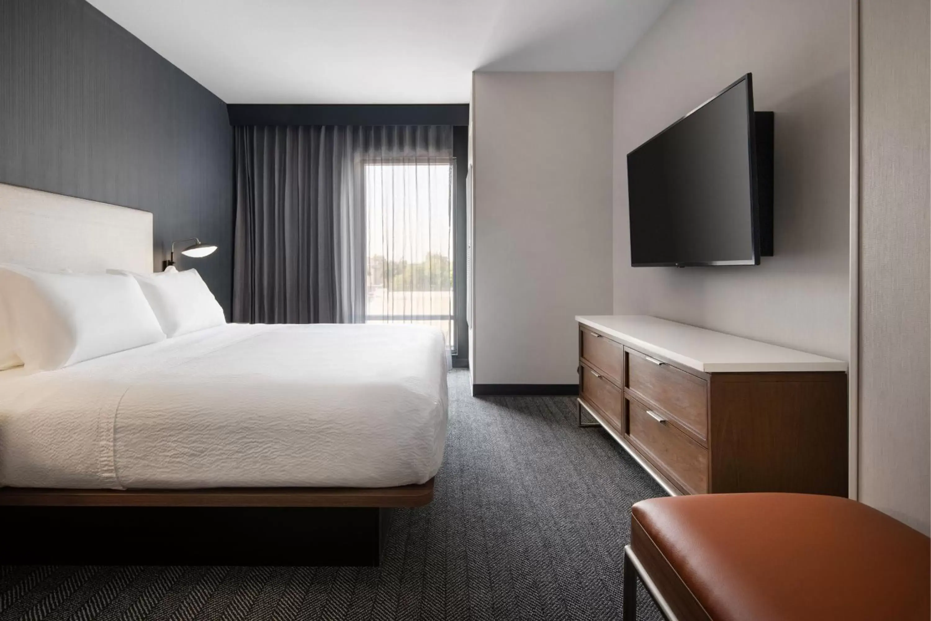 Bedroom, Bed in Courtyard by Marriott Fresno Clovis