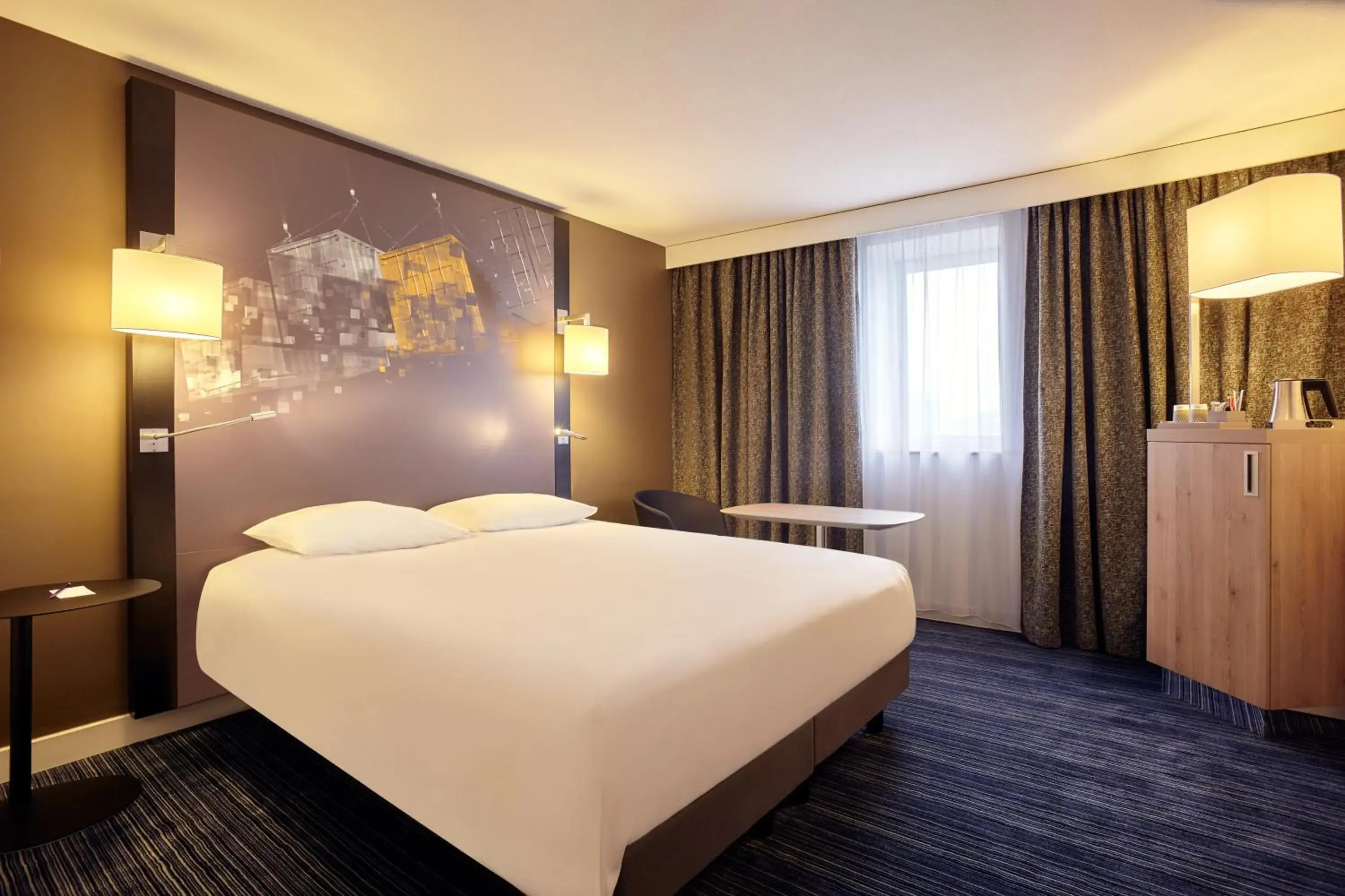 Comfort Double Room in Mercure Le Havre Centre Bassin Du Commerce