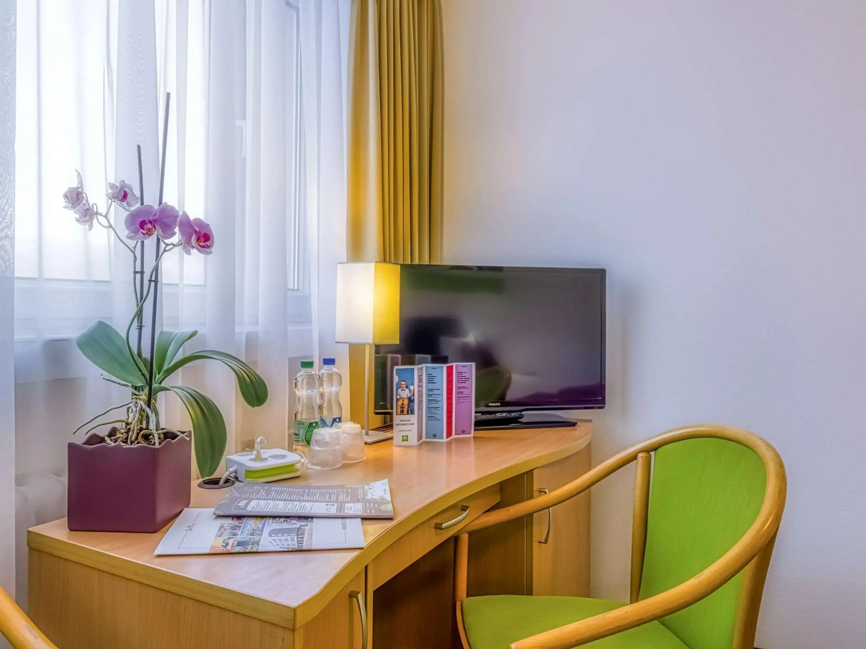 Photo of the whole room, TV/Entertainment Center in Ibis Style Bielsko Biala