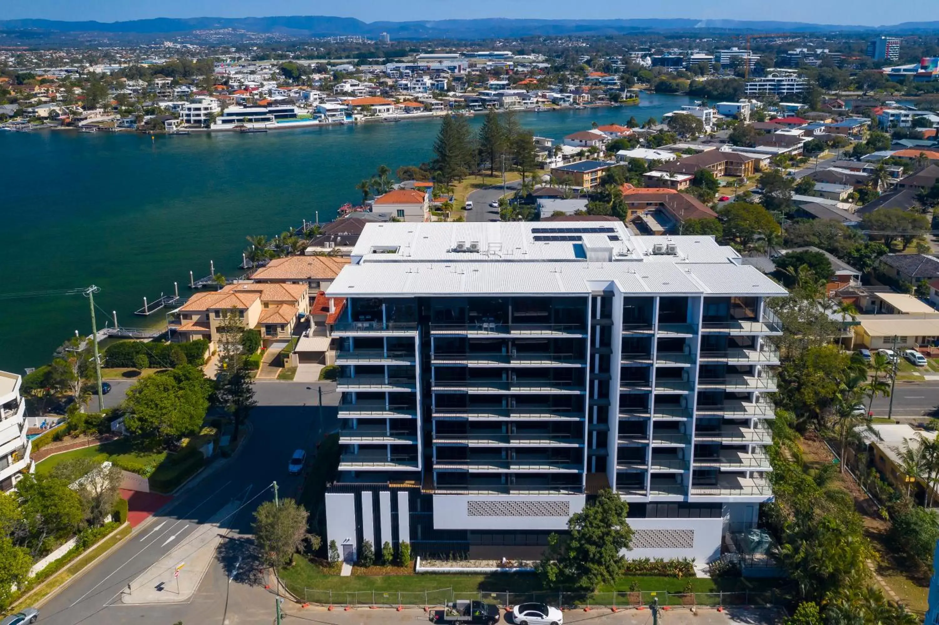 Bird's eye view, Bird's-eye View in Peninsular Gold Coast