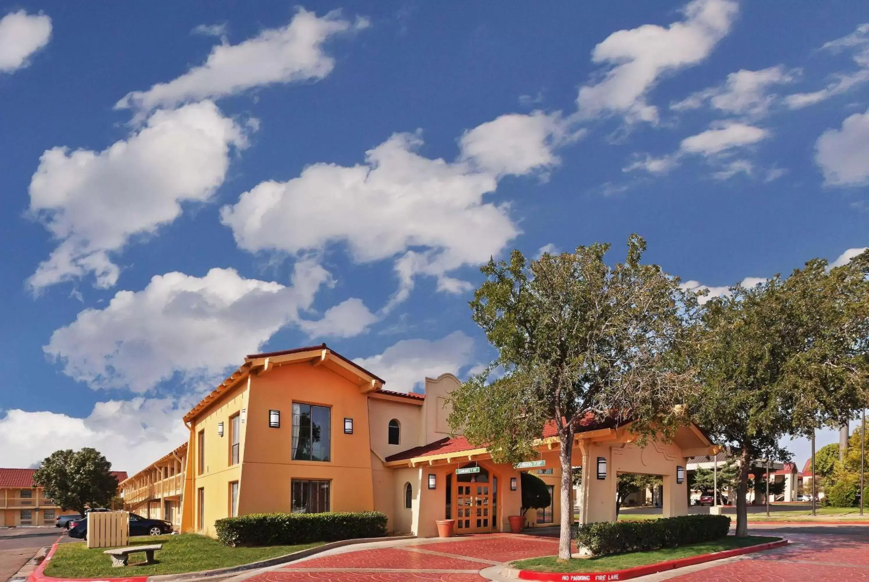 Property Building in La Quinta Inn by Wyndham Amarillo Mid-City