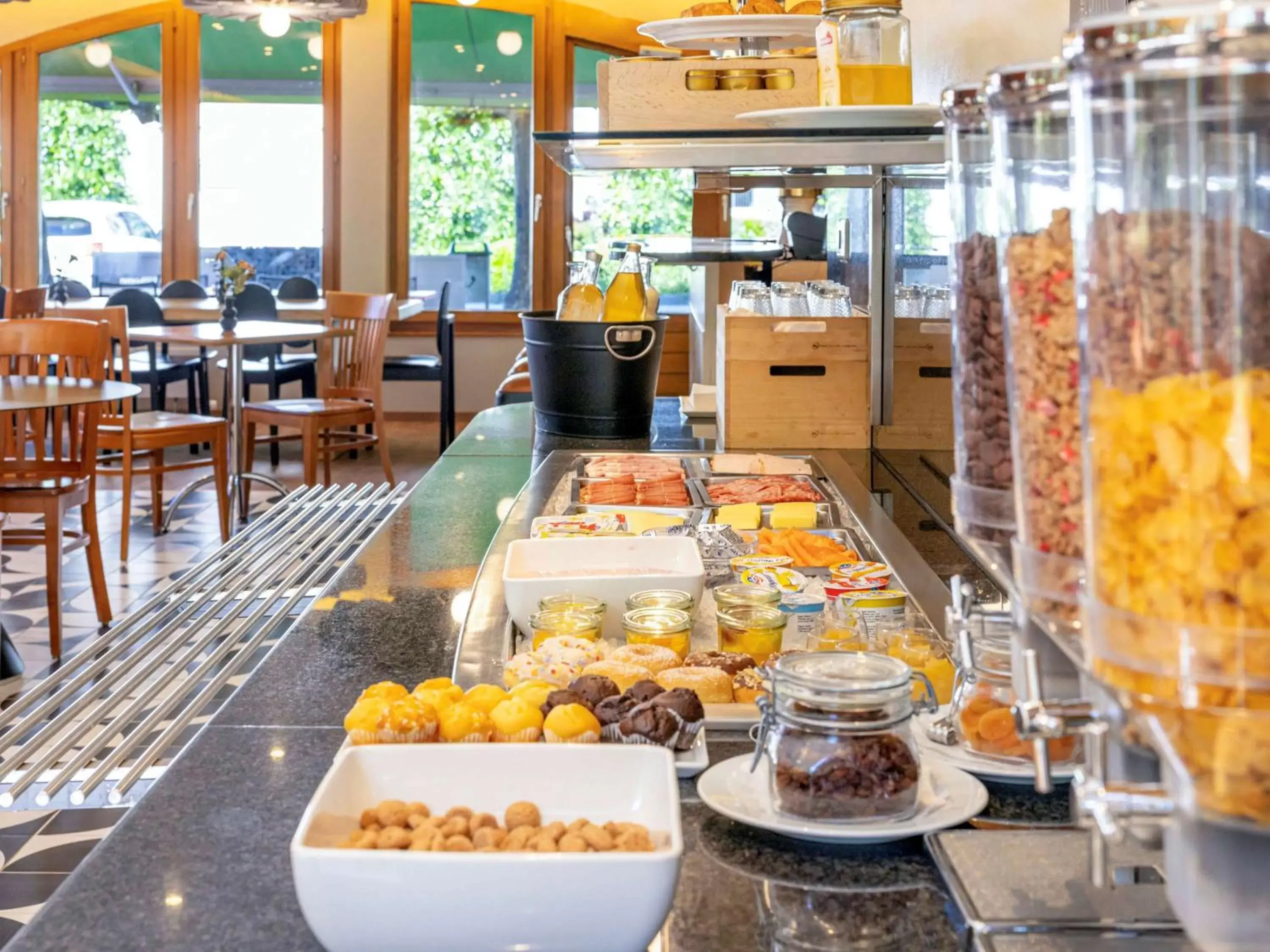 Restaurant/places to eat in Ibis Sion Restaurant/places to eat in Ibis Sion