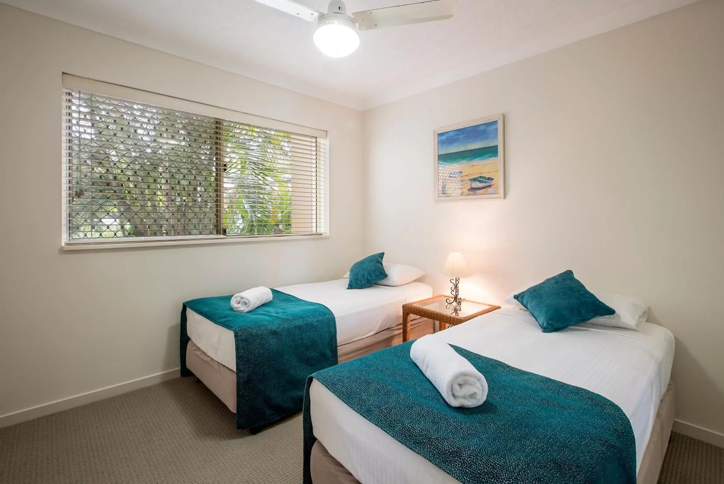 Bedroom, Bed in Golden Riviera Absolute Beachfront Resort