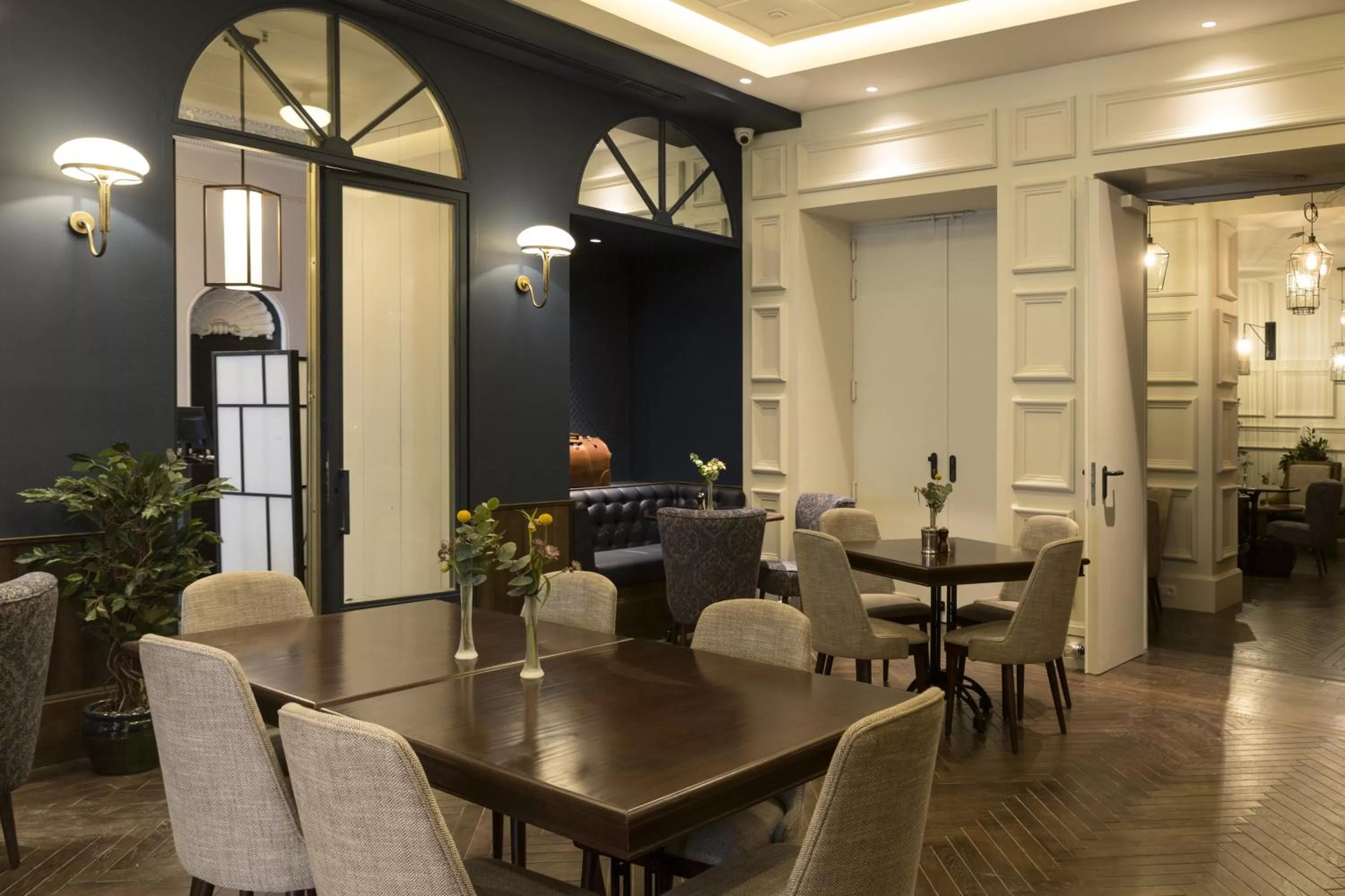 Restaurant/places to eat in ICON Wipton